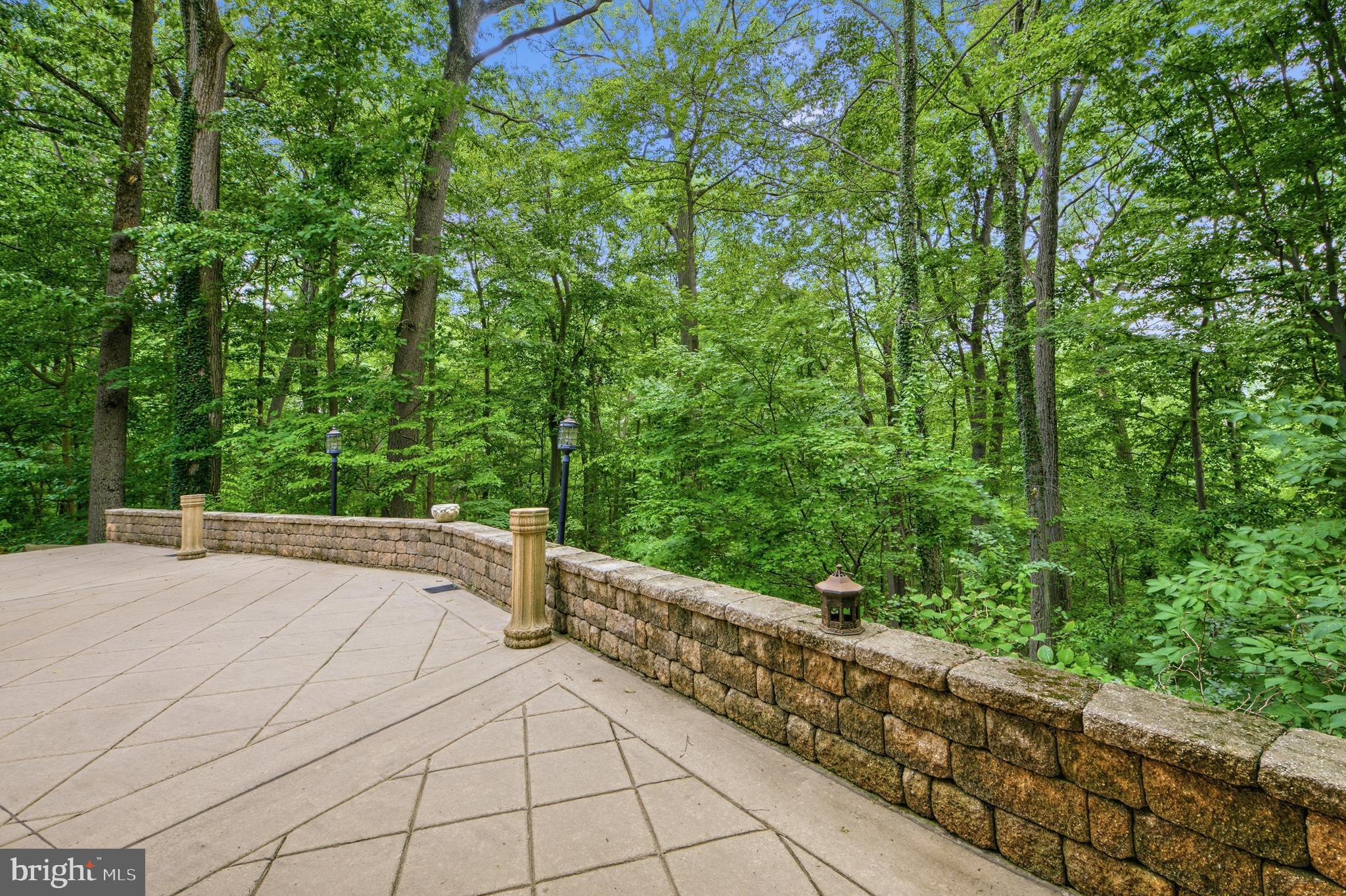 733 CORNELIA PLACE