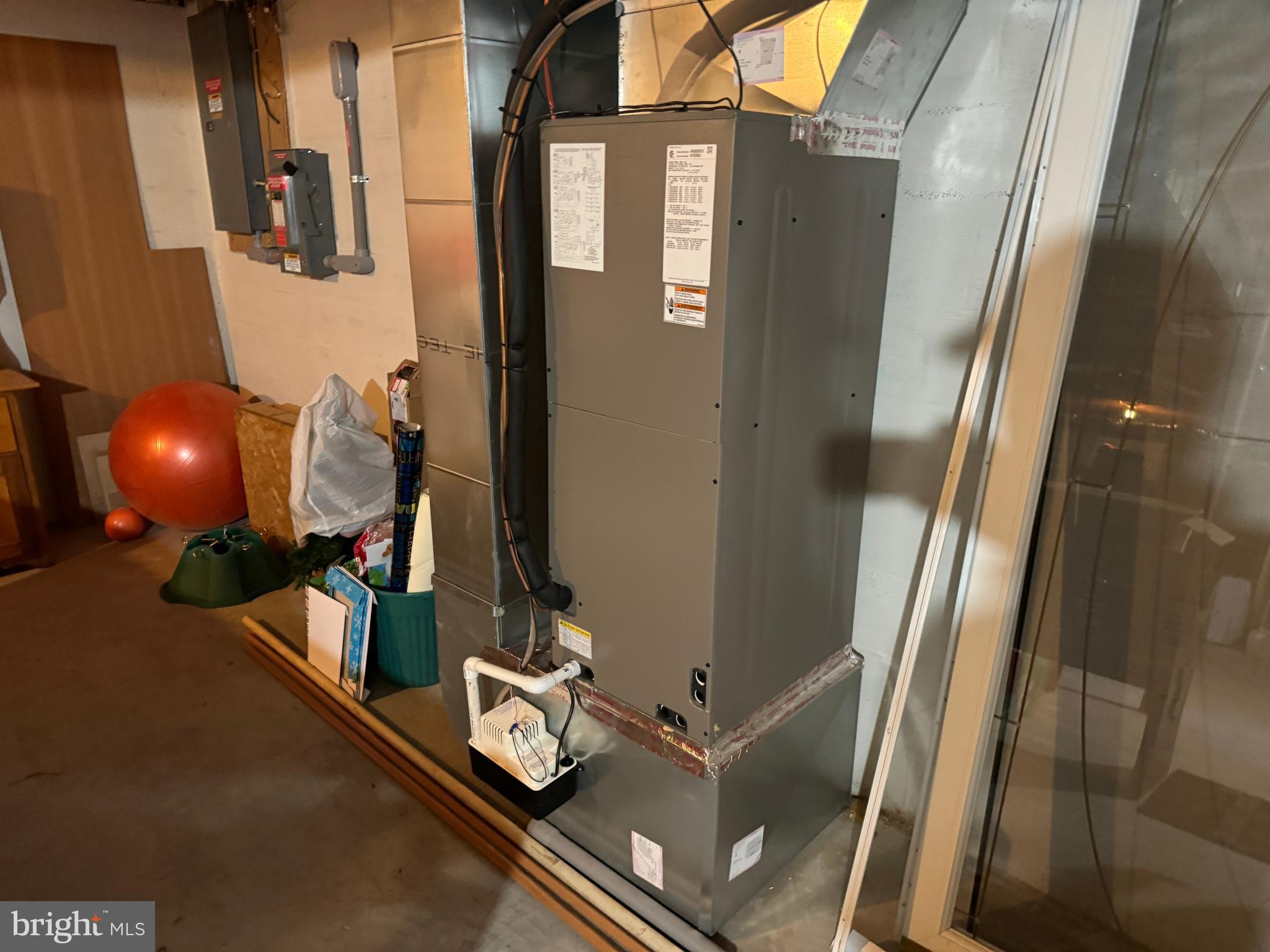 HILLANDALE - Residential