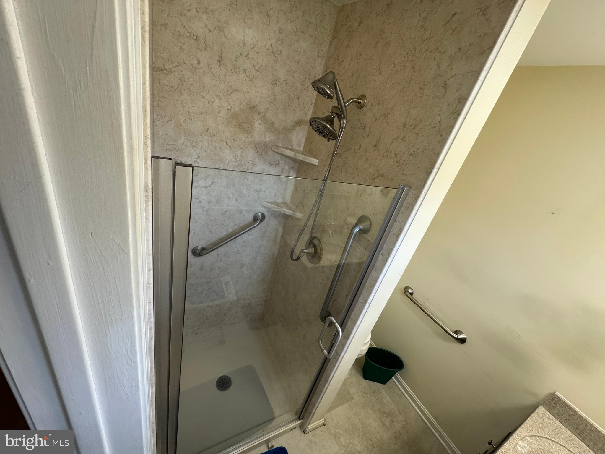 HILLANDALE - Residential