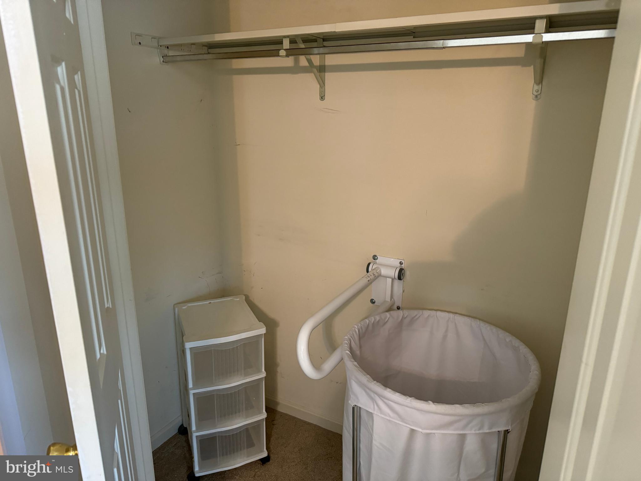 HILLANDALE - Residential