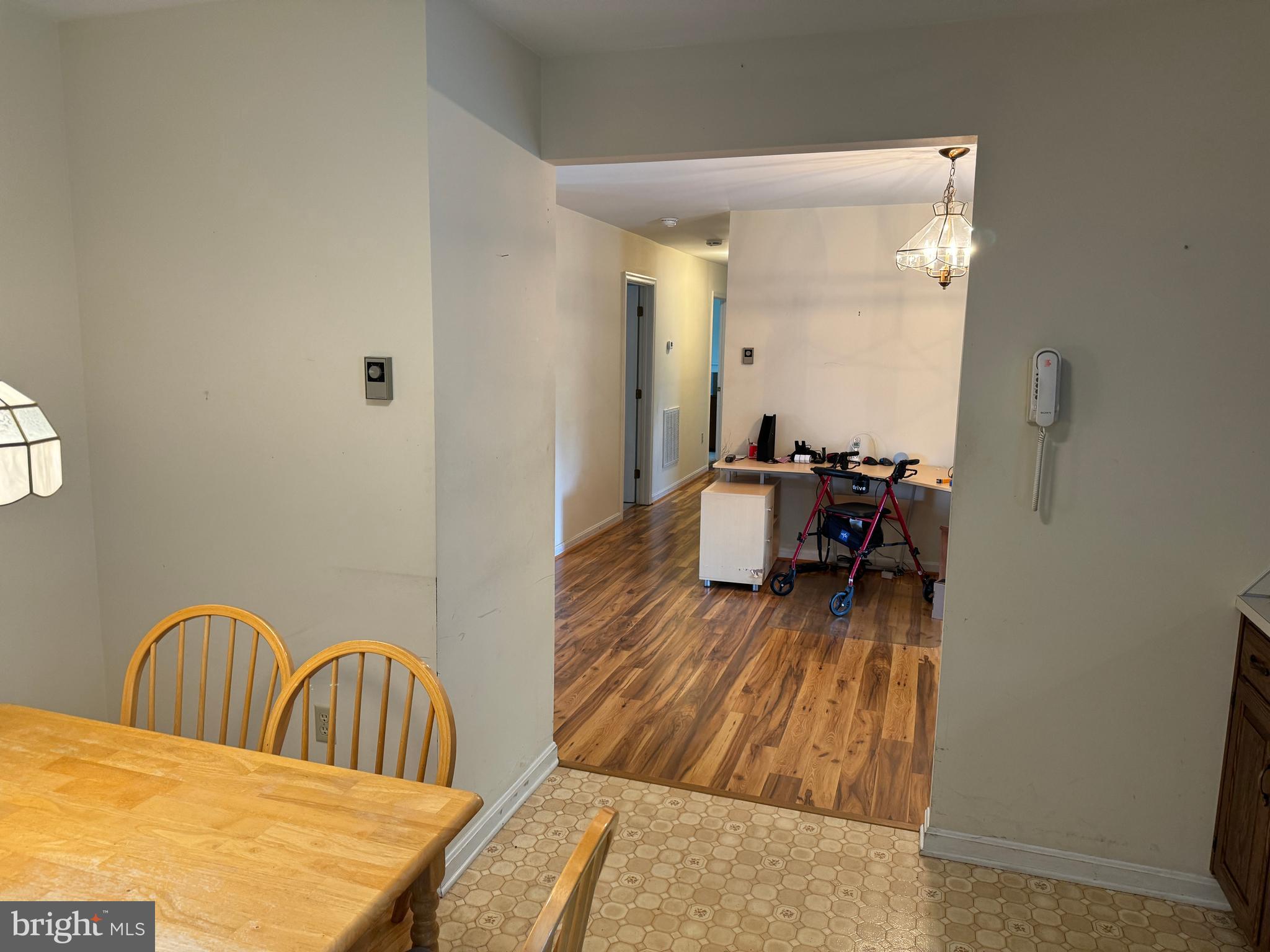 HILLANDALE - Residential