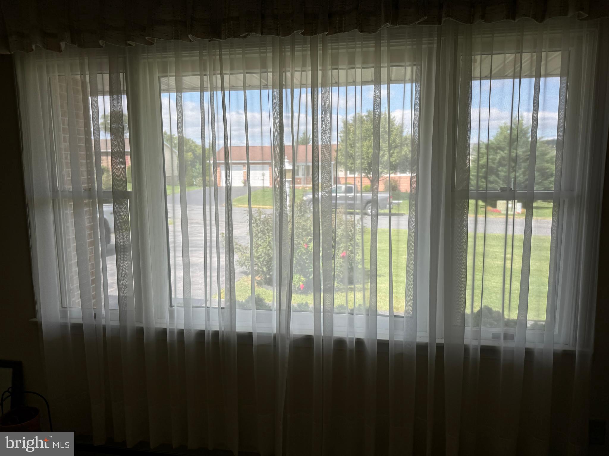 HILLANDALE - Residential