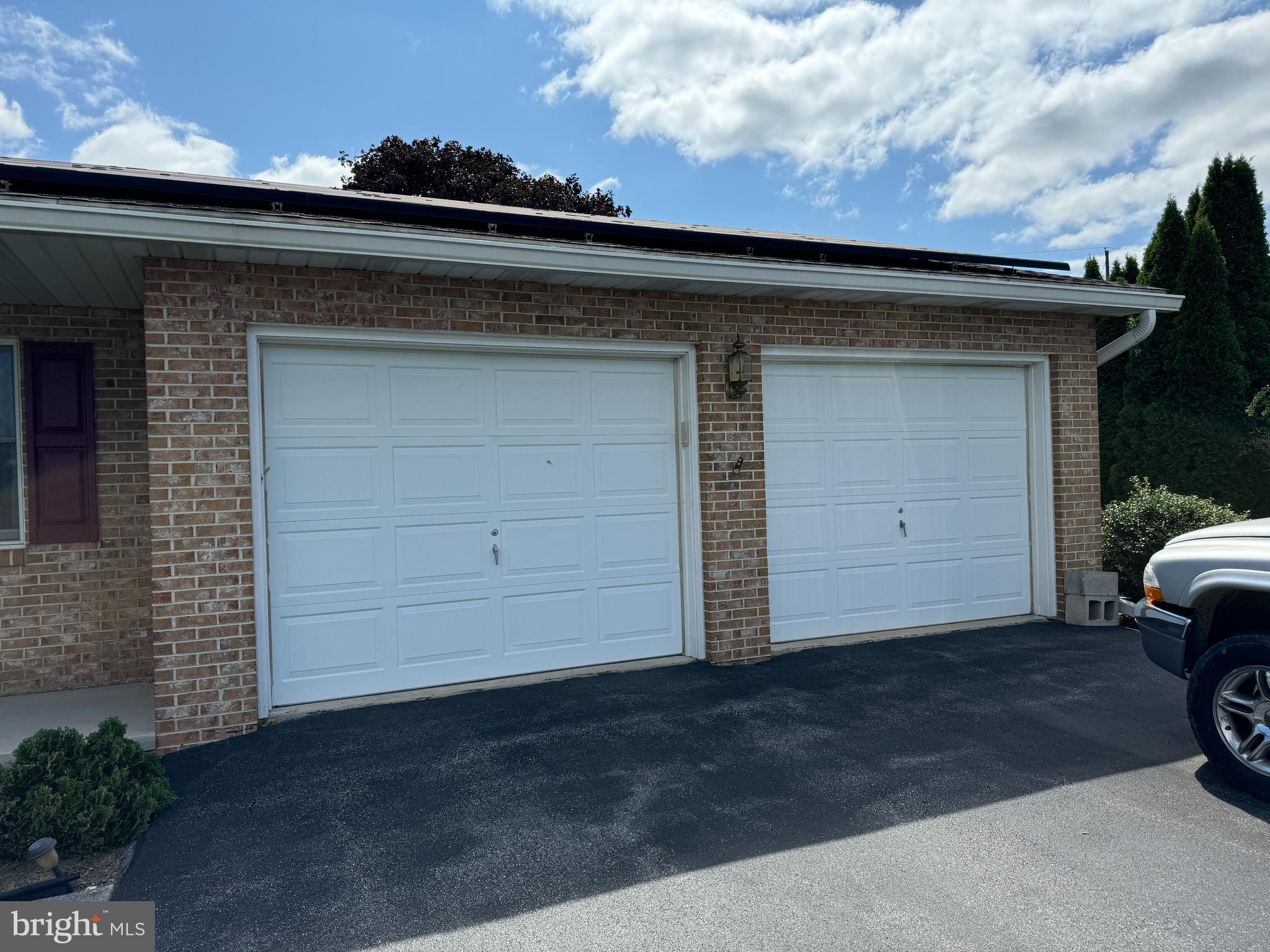 HILLANDALE - Residential