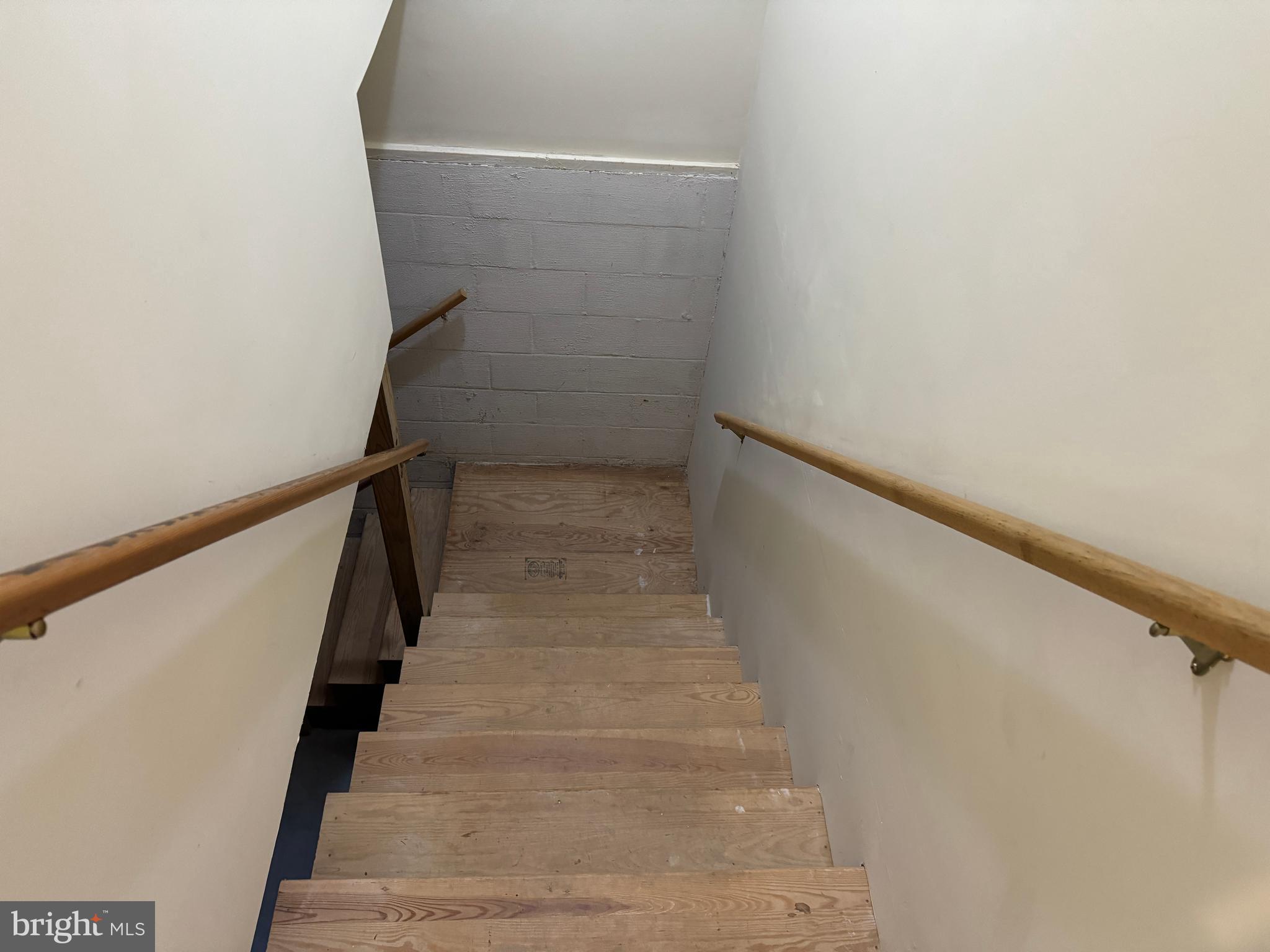 HILLANDALE - Residential