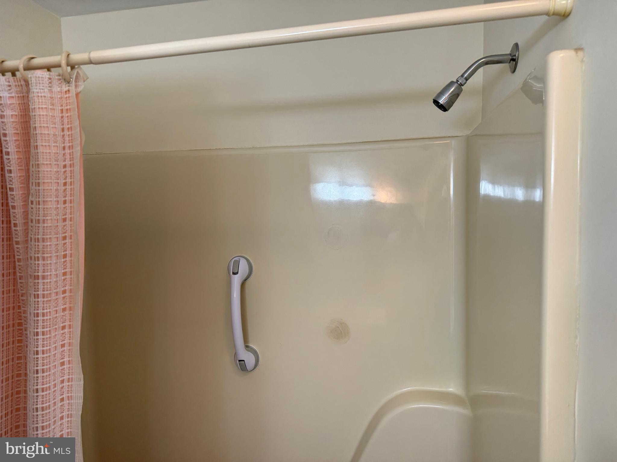 HILLANDALE - Residential