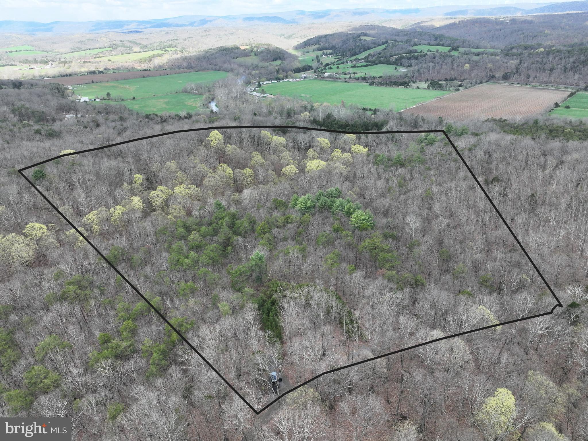 MIDDLE RIDGE ESTATES - Land