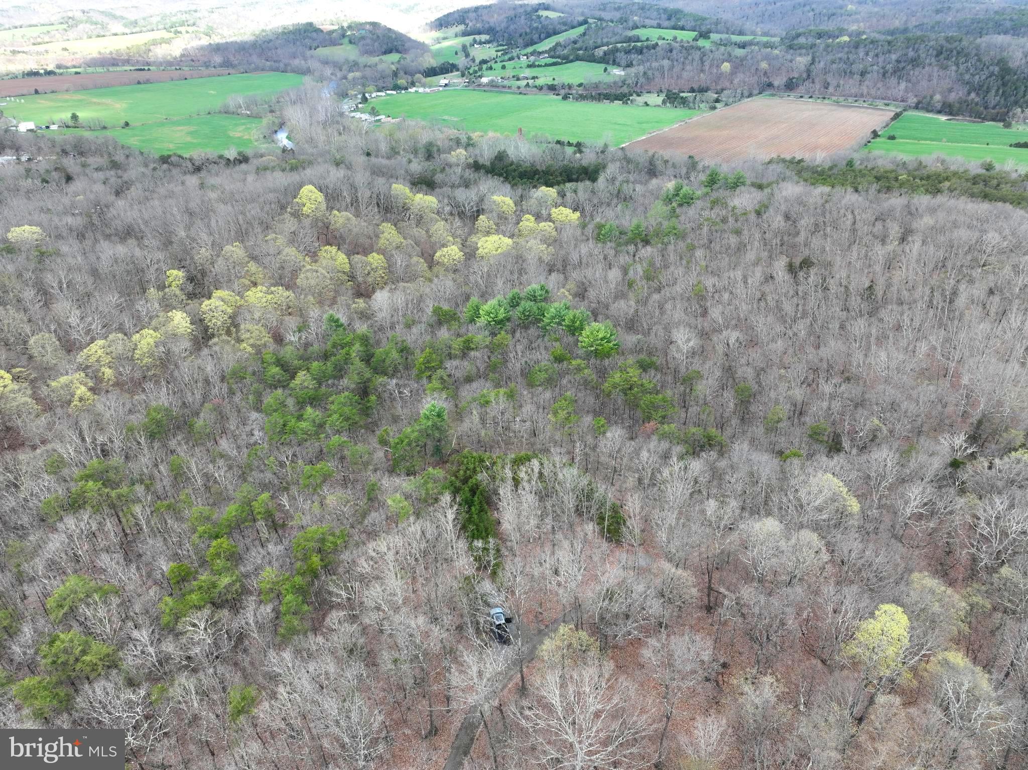 MIDDLE RIDGE ESTATES - Land