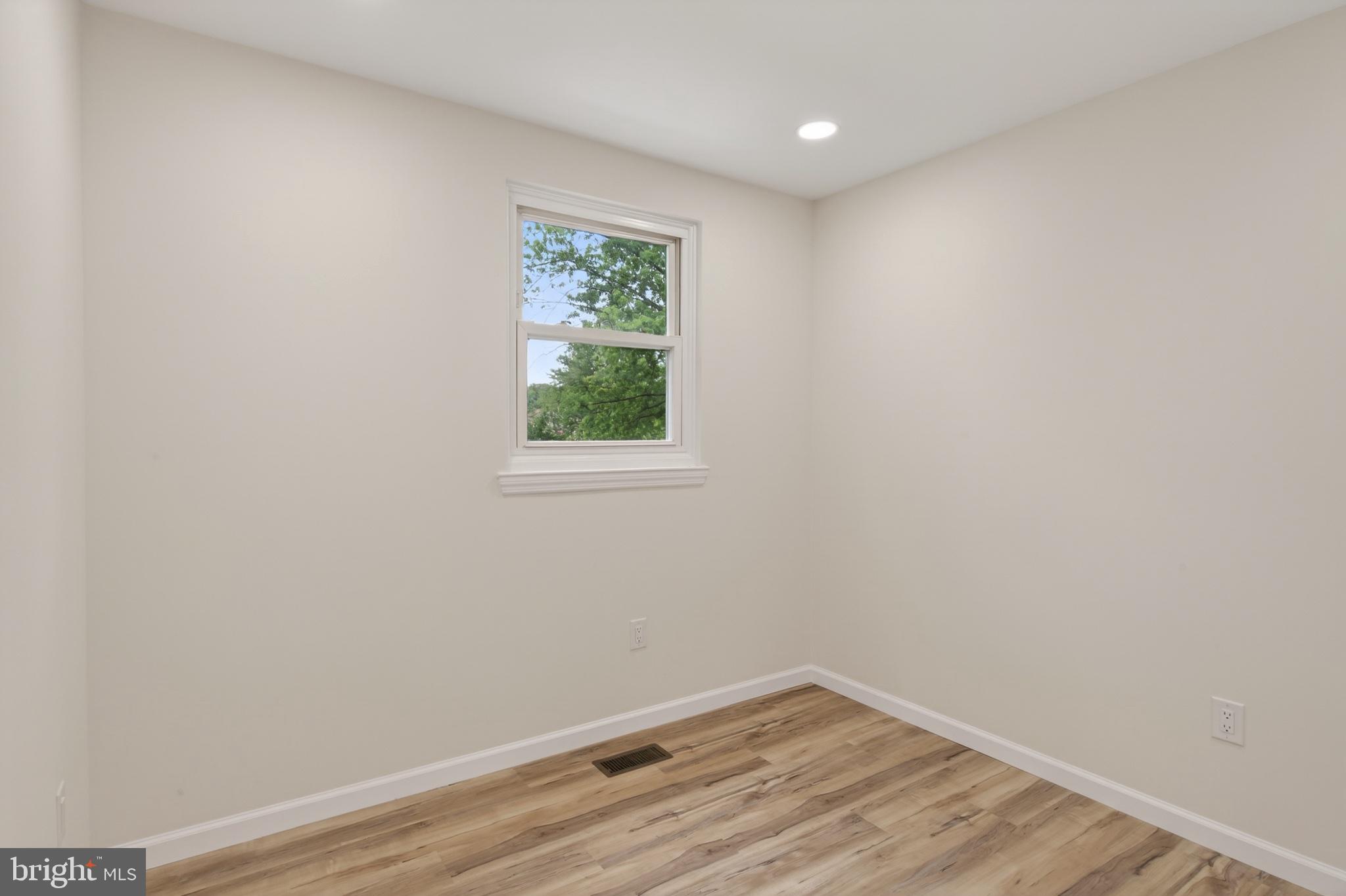 FLOURTOWN GARDENS - Residential