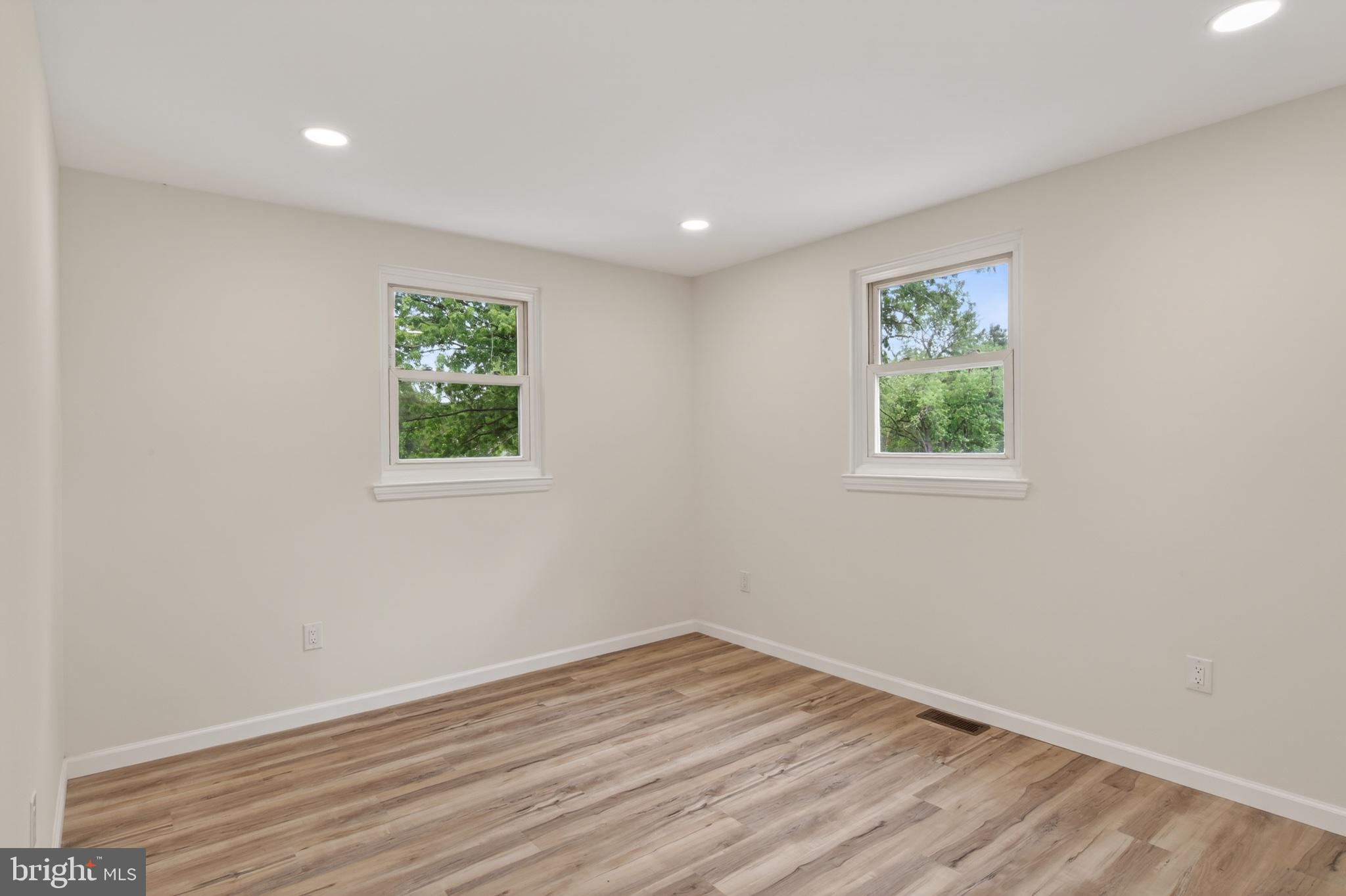 FLOURTOWN GARDENS - Residential
