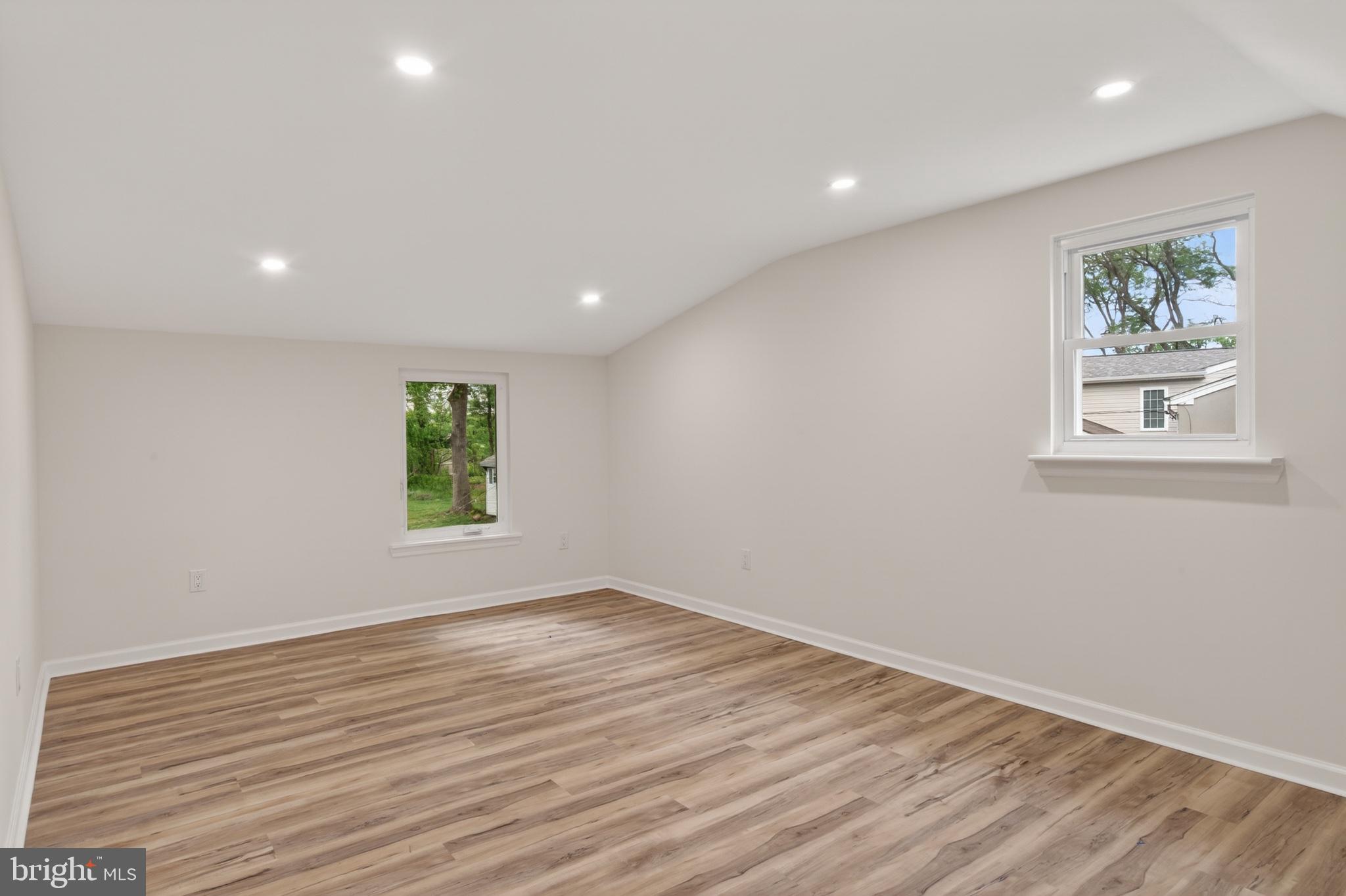 FLOURTOWN GARDENS - Residential