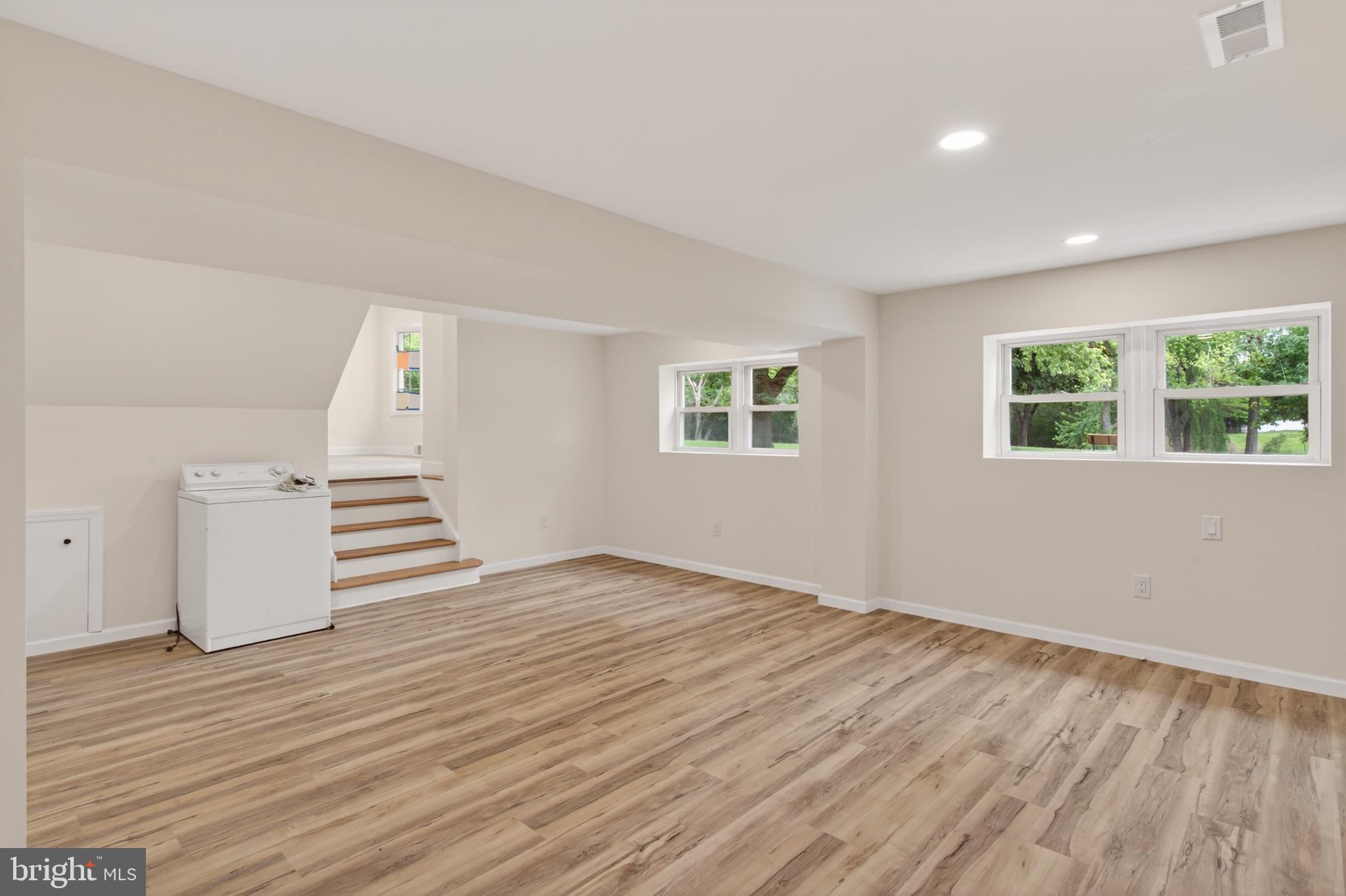 FLOURTOWN GARDENS - Residential