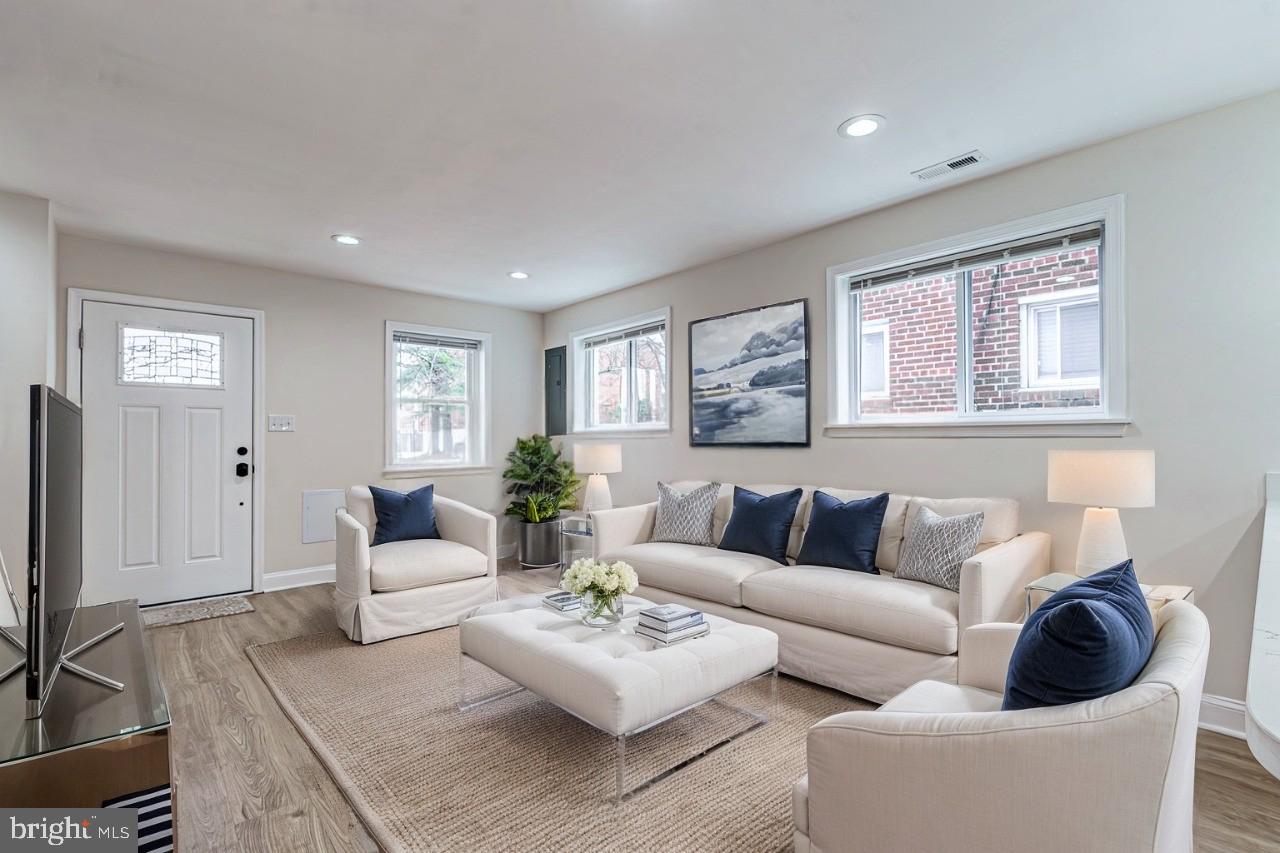 25 58TH STREET SE