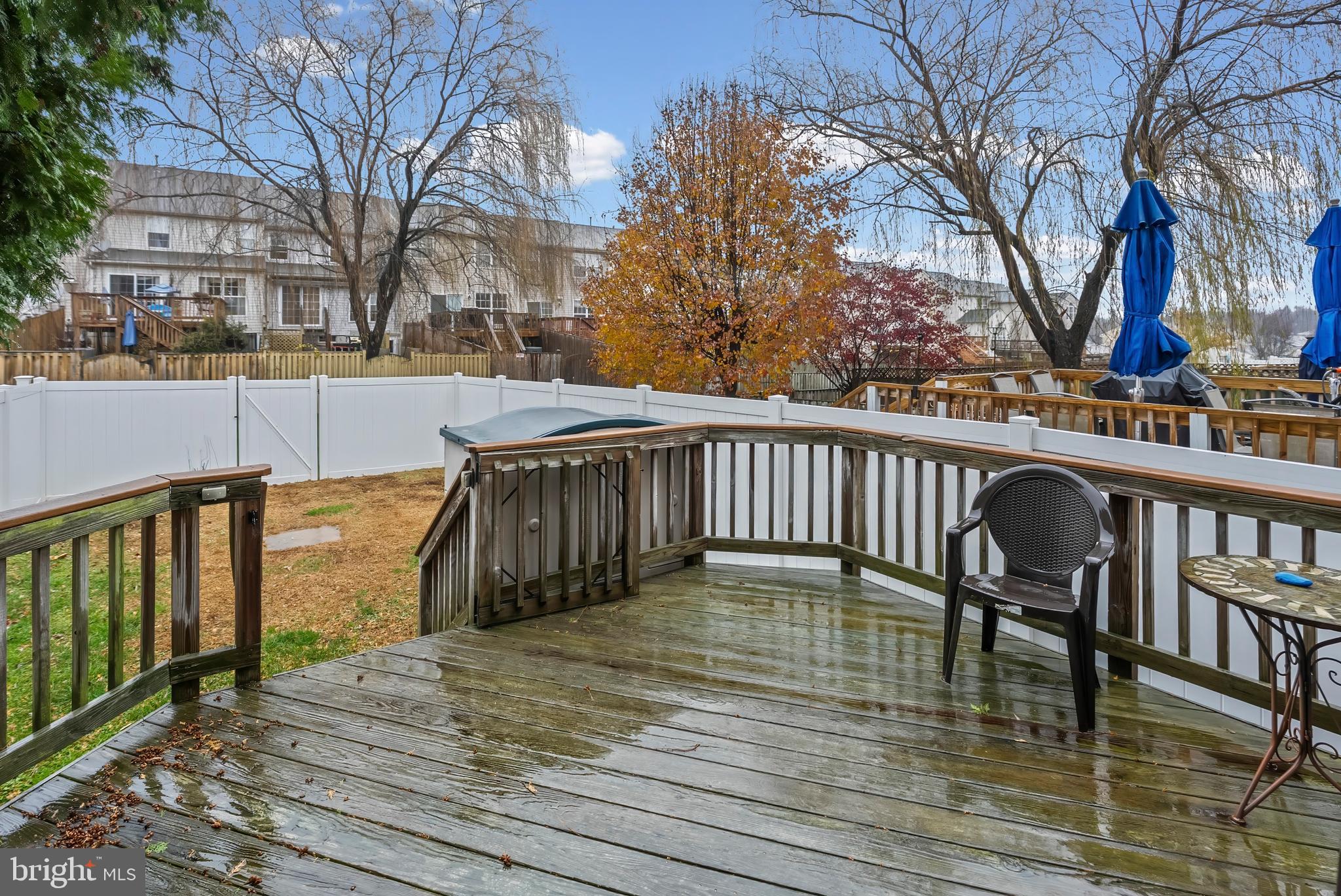 CONSTANT FRIENDSHIP - Residential