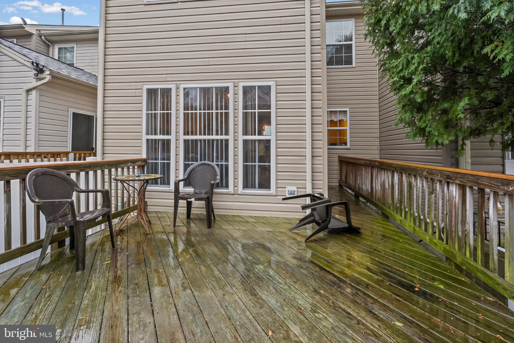 CONSTANT FRIENDSHIP - Residential