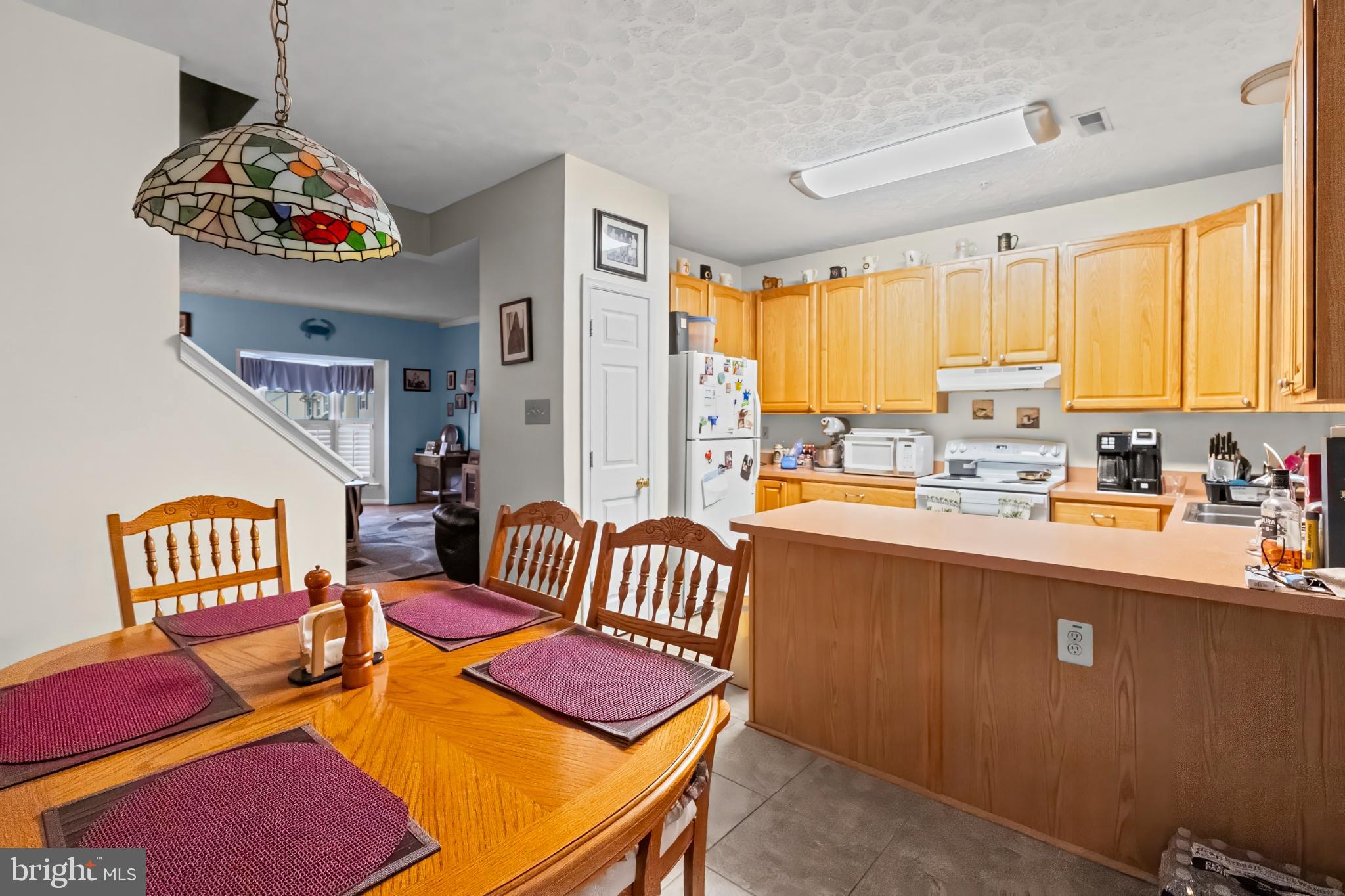 CONSTANT FRIENDSHIP - Residential