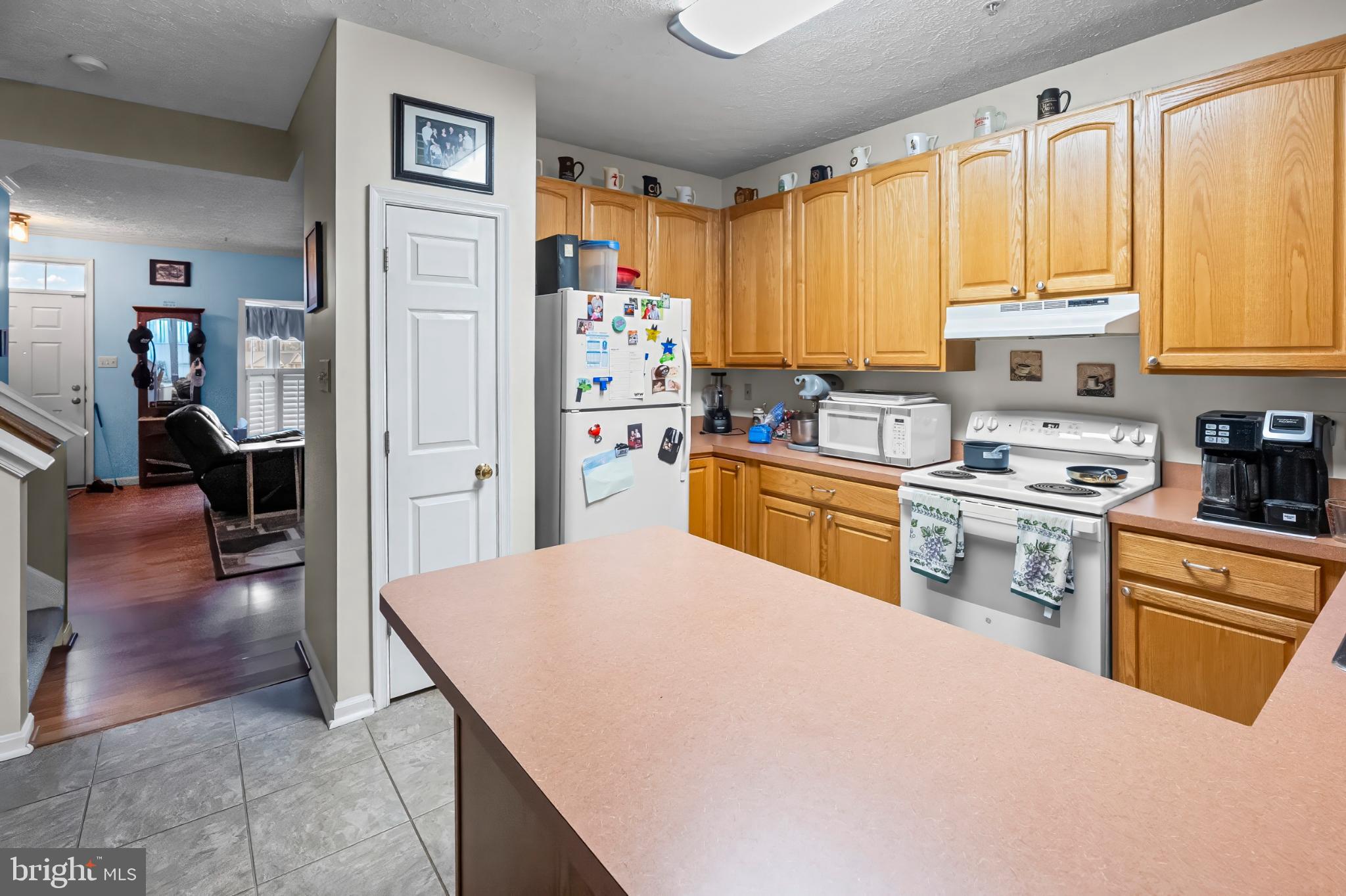 CONSTANT FRIENDSHIP - Residential