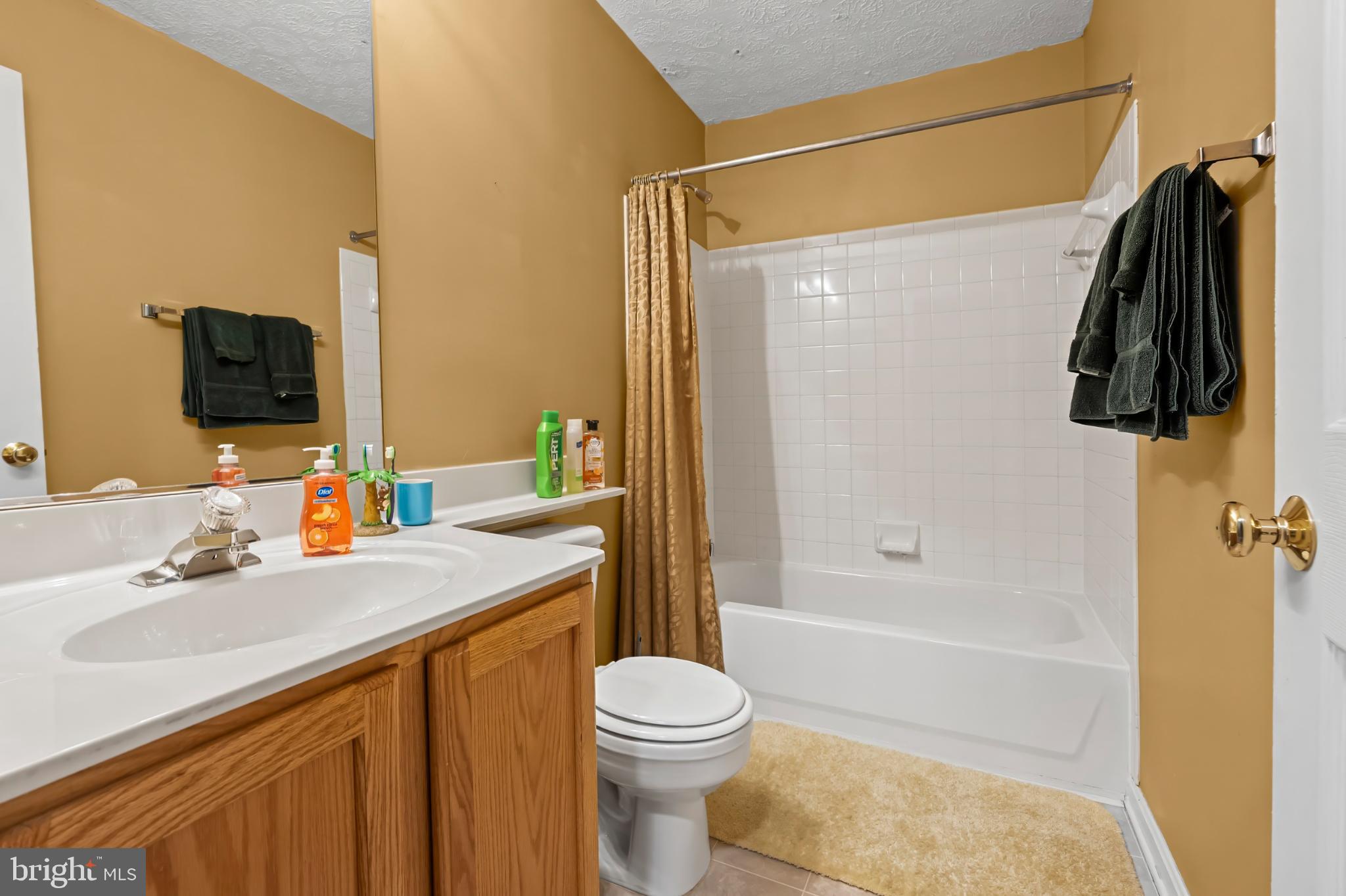 CONSTANT FRIENDSHIP - Residential