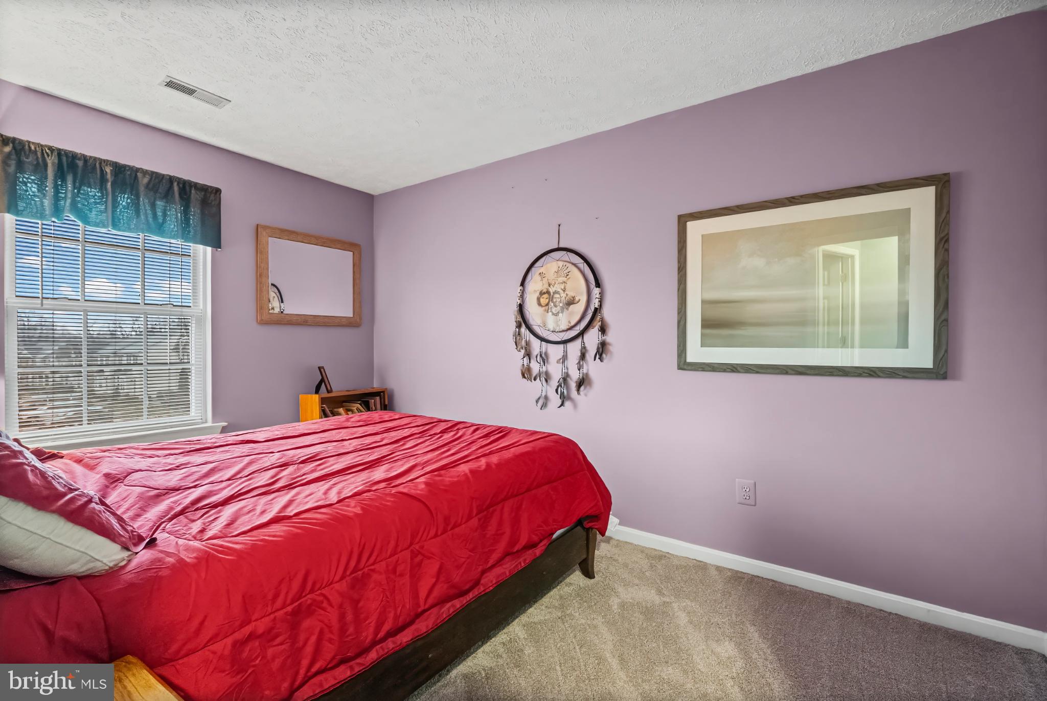 CONSTANT FRIENDSHIP - Residential