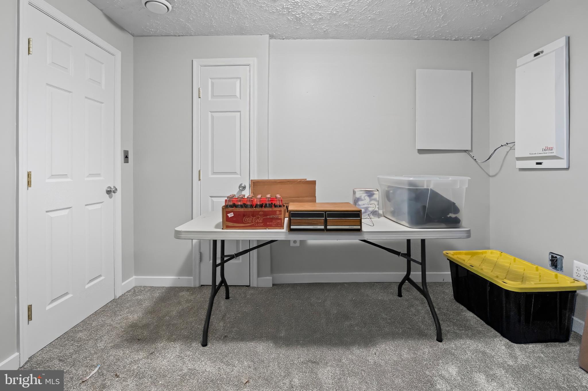 CONSTANT FRIENDSHIP - Residential