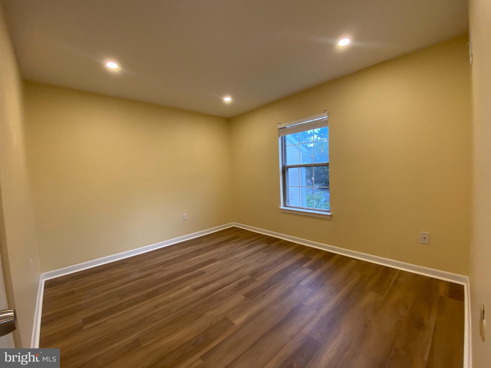 VALLEY STREAM - Residential Lease