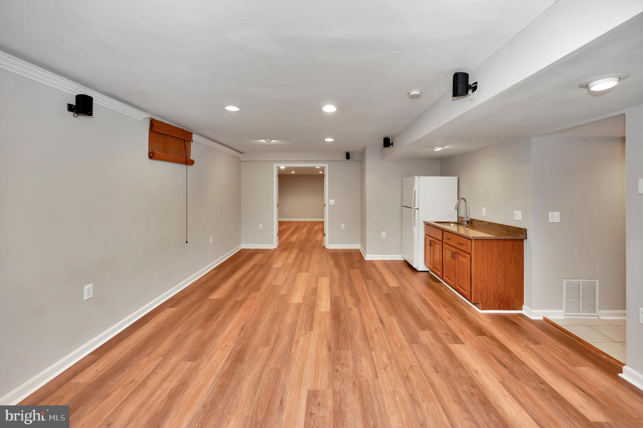 FOX POINT - Residential