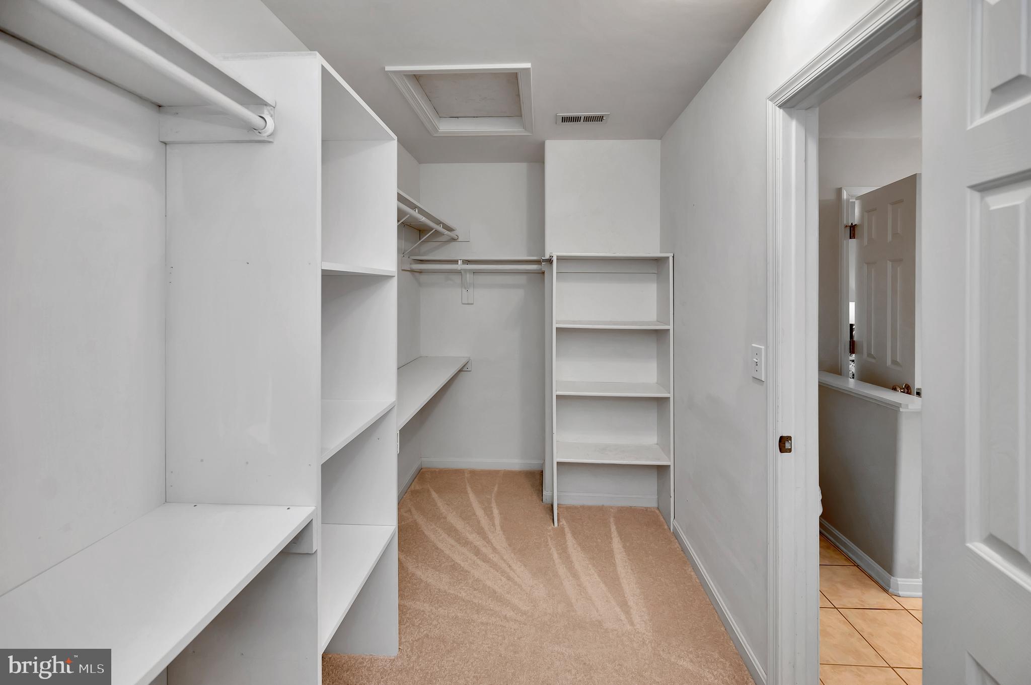 FOX POINT - Residential