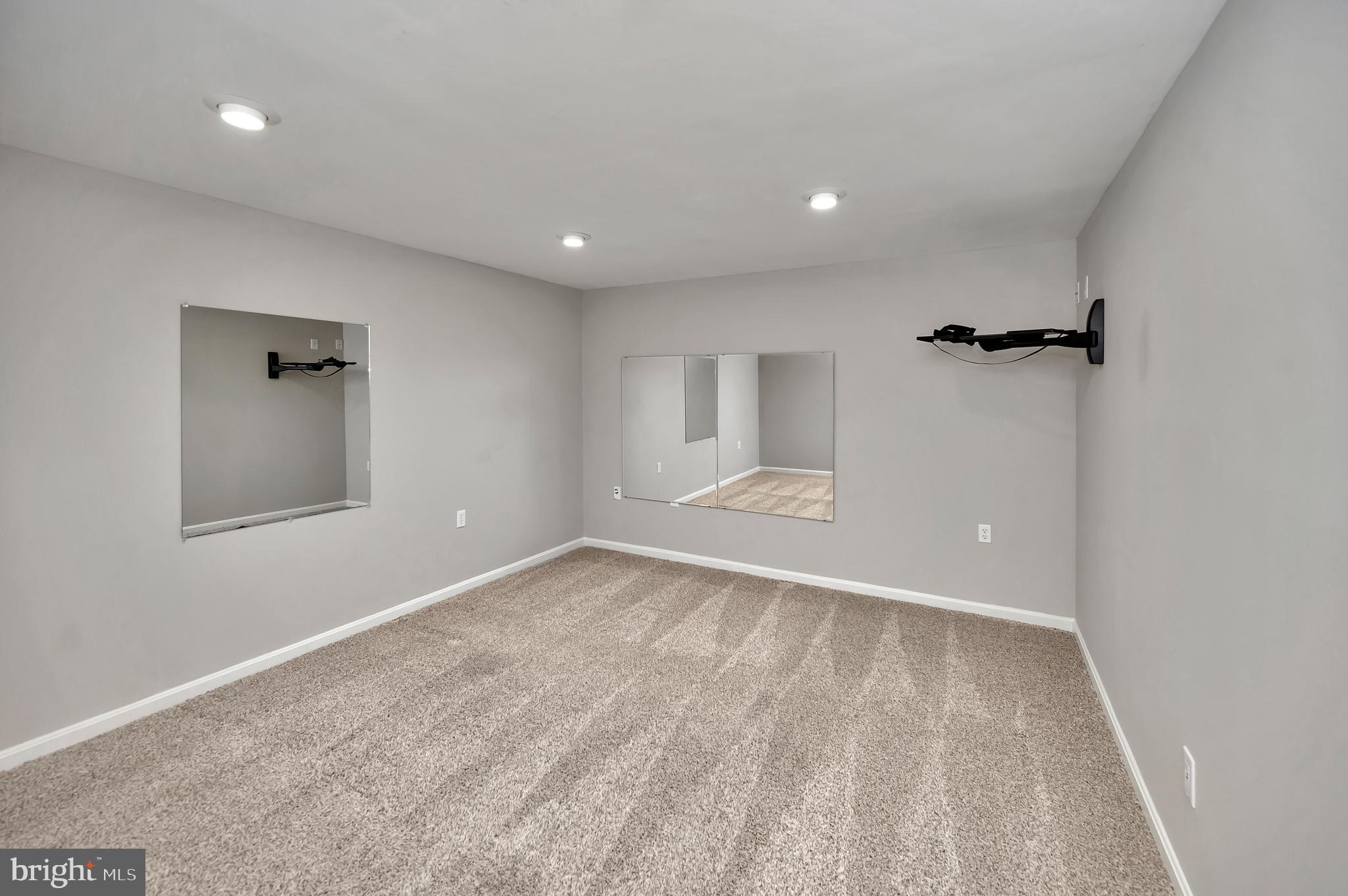 FOX POINT - Residential