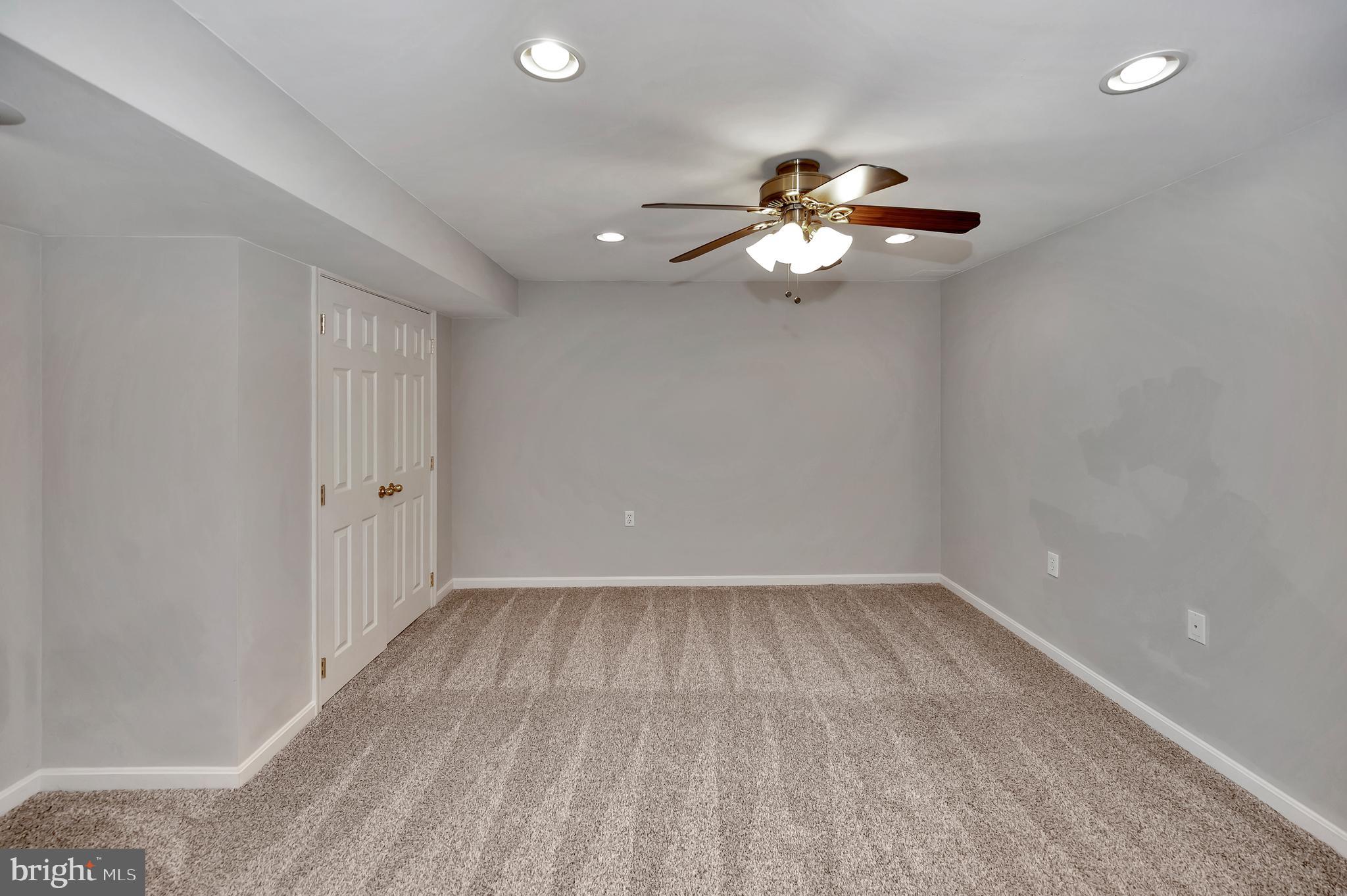 FOX POINT - Residential