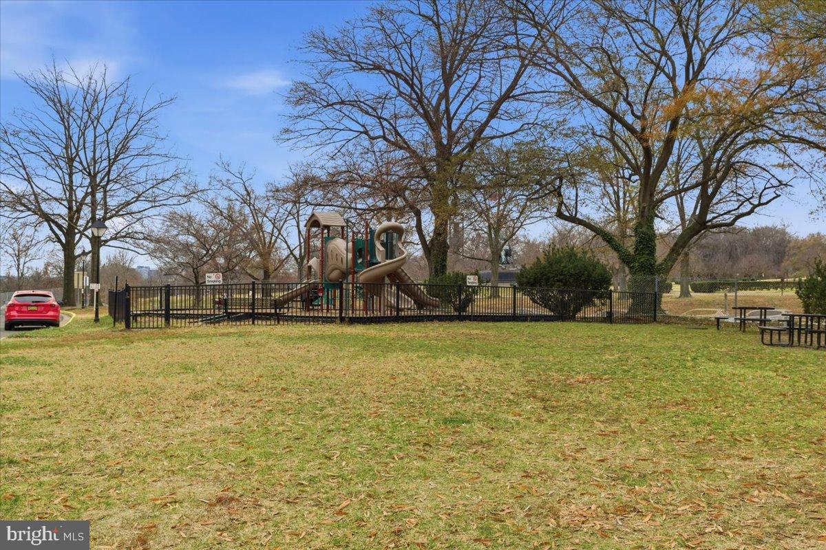 RIVER PLACE - Residential Lease