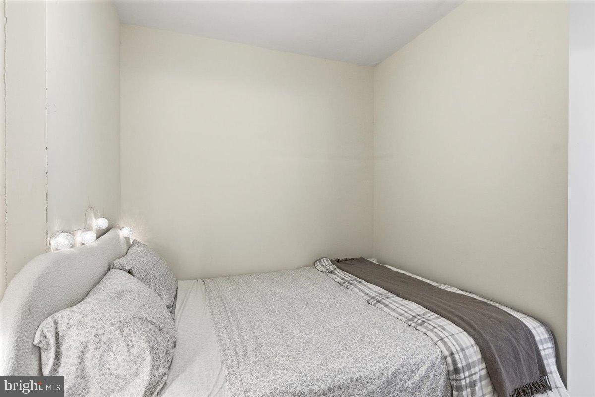 RIVER PLACE - Residential Lease