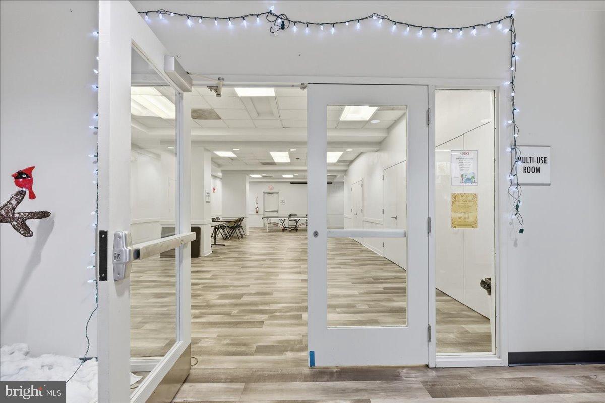 RIVER PLACE - Residential Lease