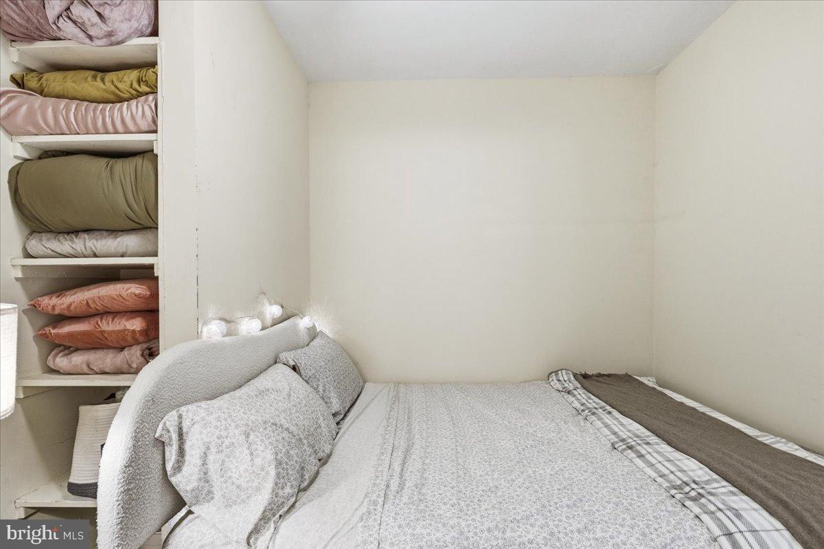 RIVER PLACE - Residential Lease