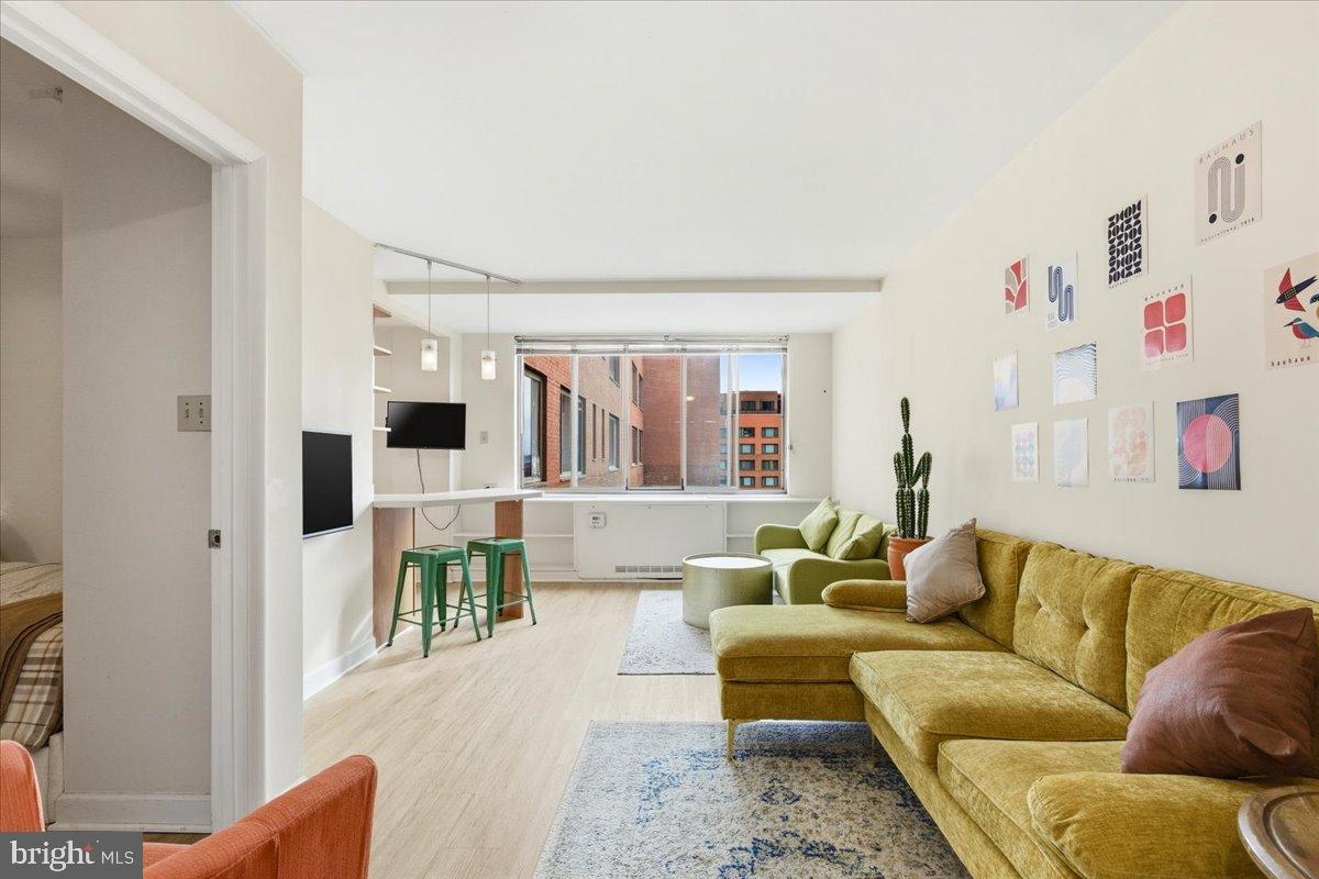 RIVER PLACE - Residential Lease