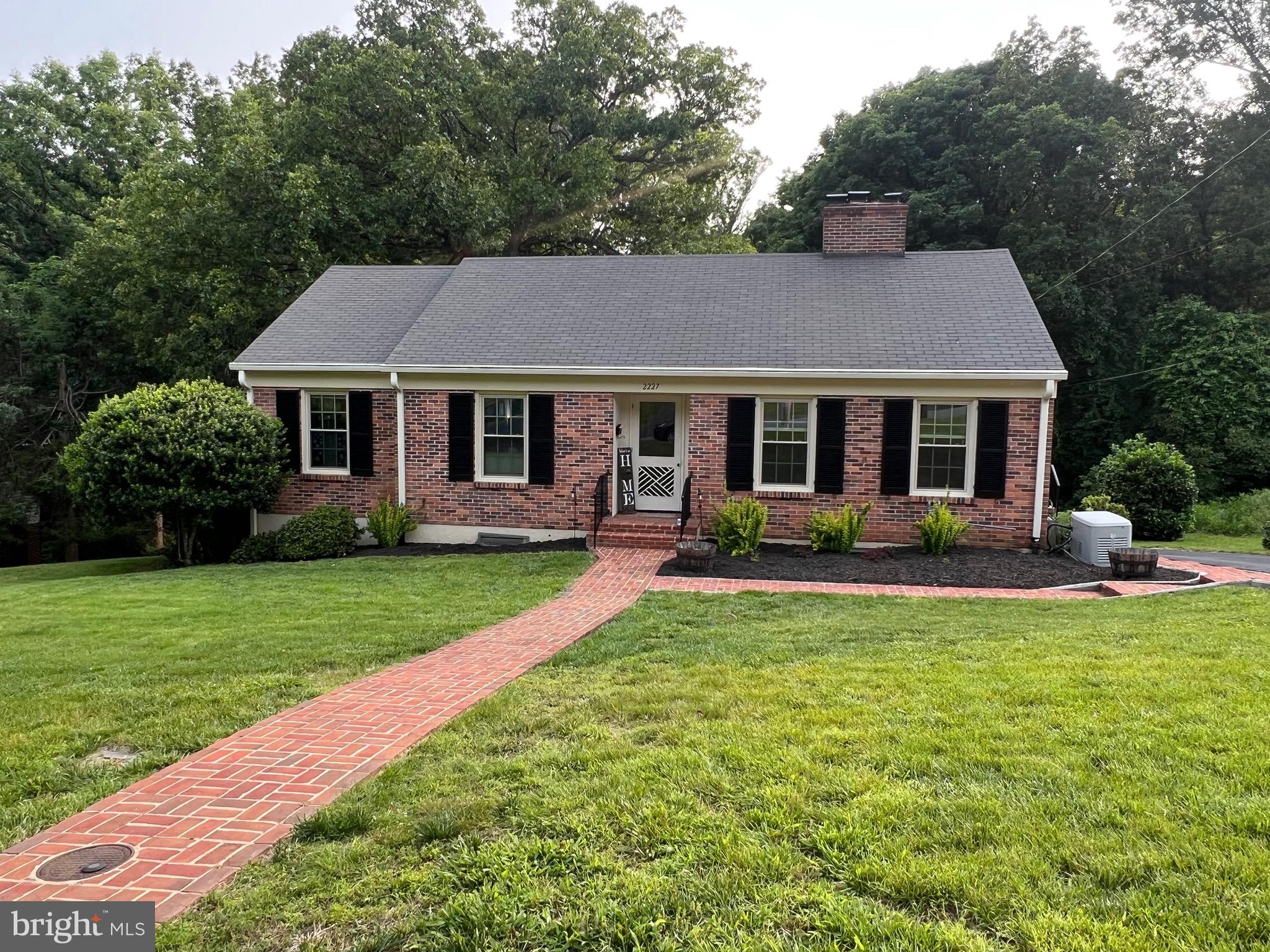 2227 RIDGEWOOD DRIVE