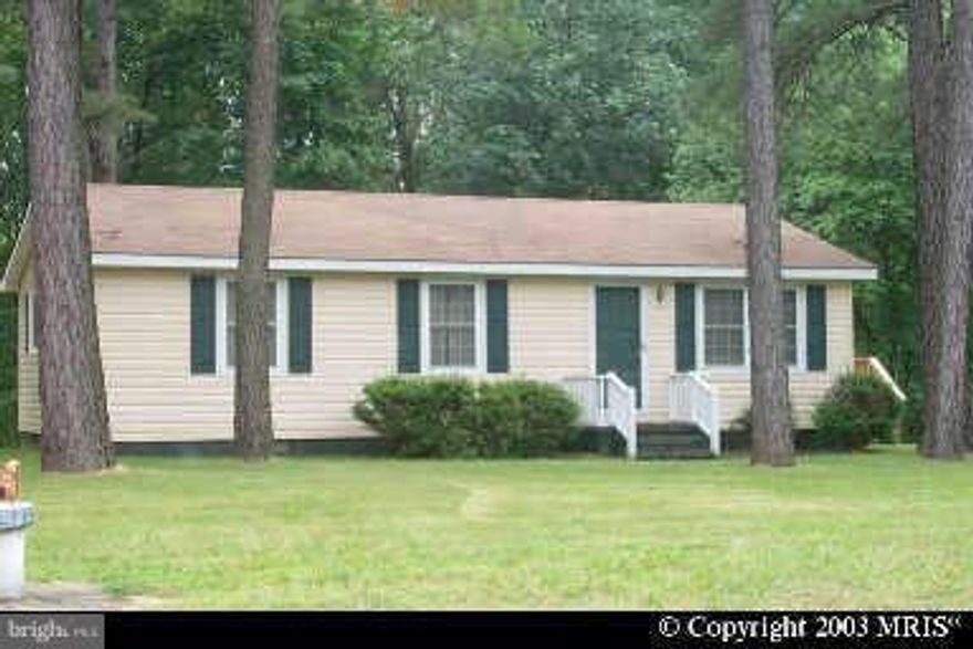 This is a great starter home on 1 acre of land.  Come enjoy country living with only a 20 minute commute to Downtown Fredericksburg.  Priced to sell