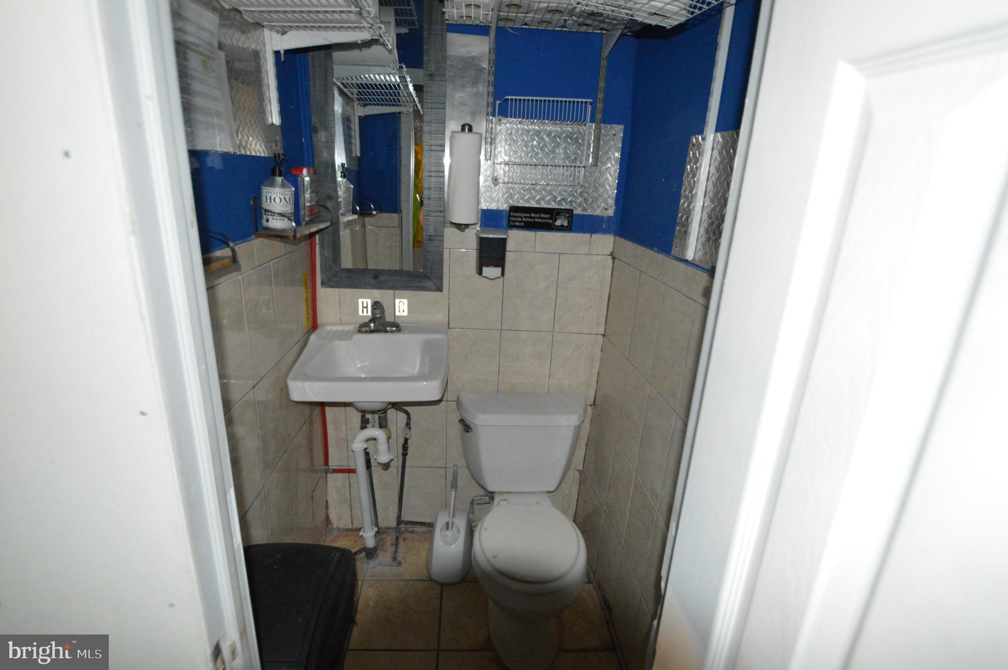 ITALIAN MARKET - Commercial Sale