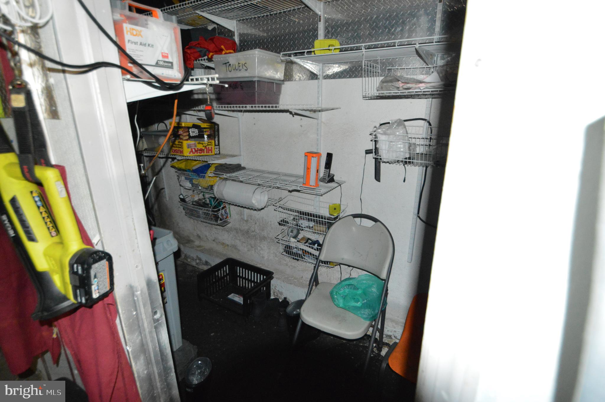 ITALIAN MARKET - Commercial Sale