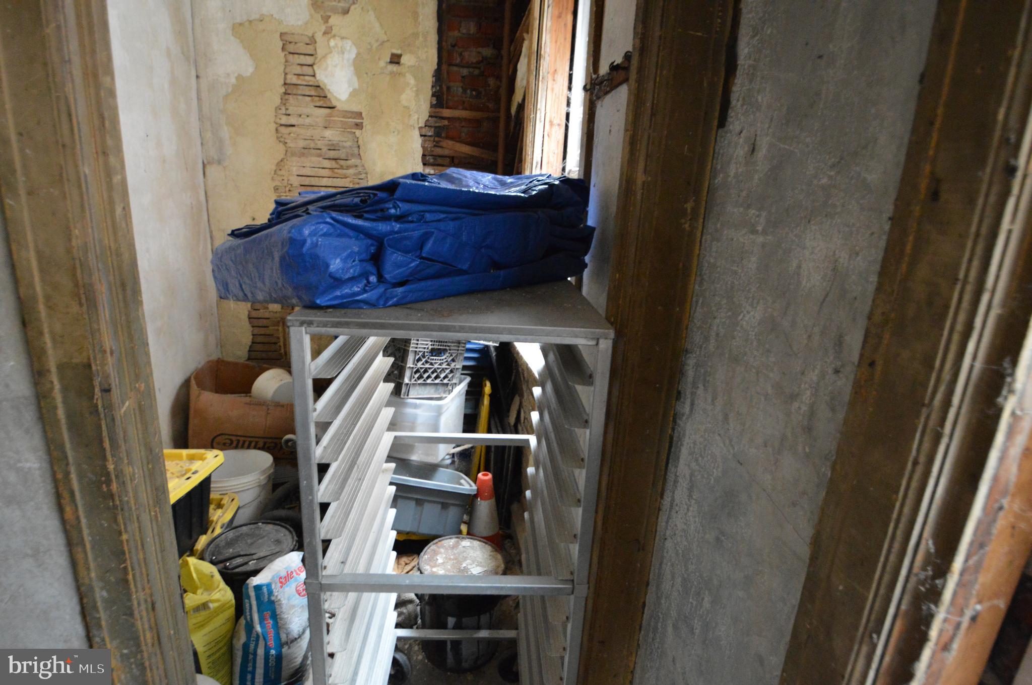 ITALIAN MARKET - Commercial Sale