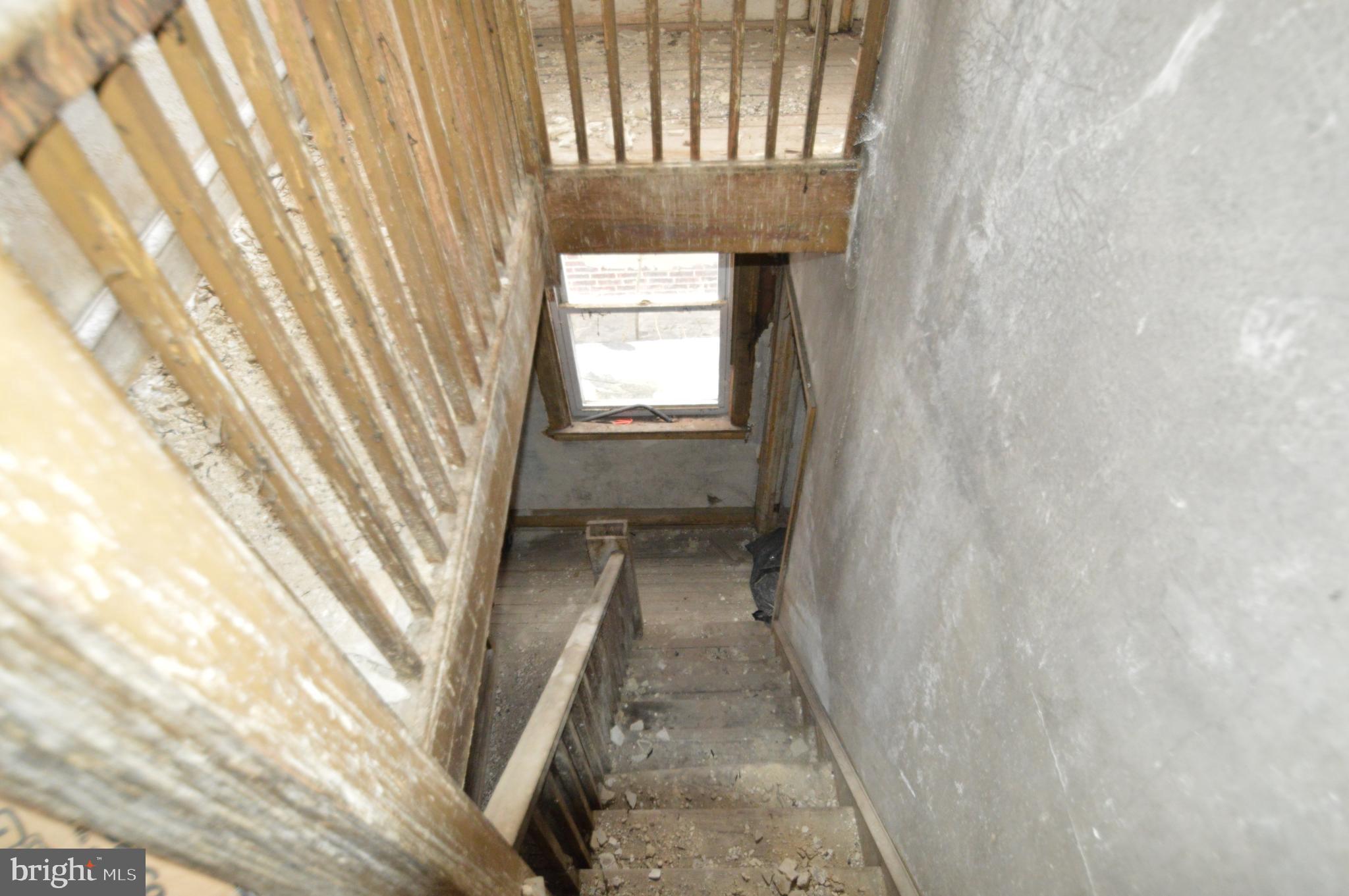 ITALIAN MARKET - Commercial Sale