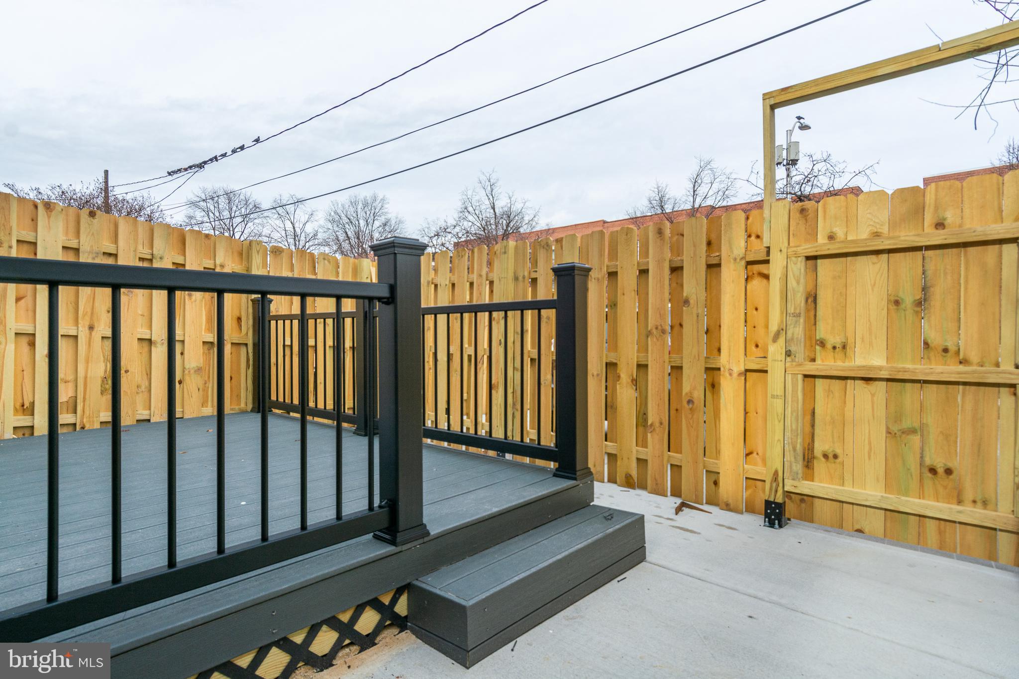 HOLLINS MARKET - Residential