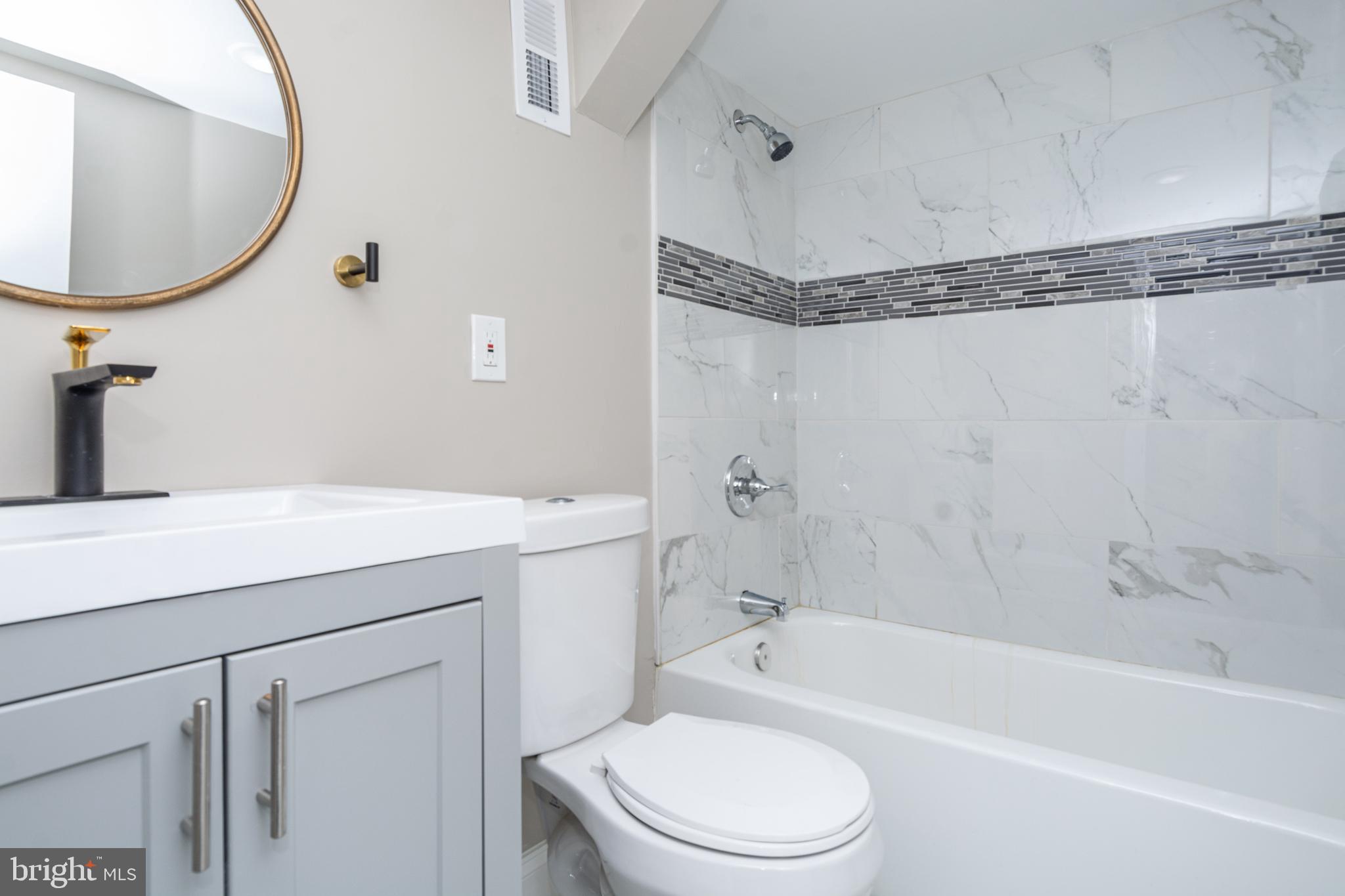 HOLLINS MARKET - Residential