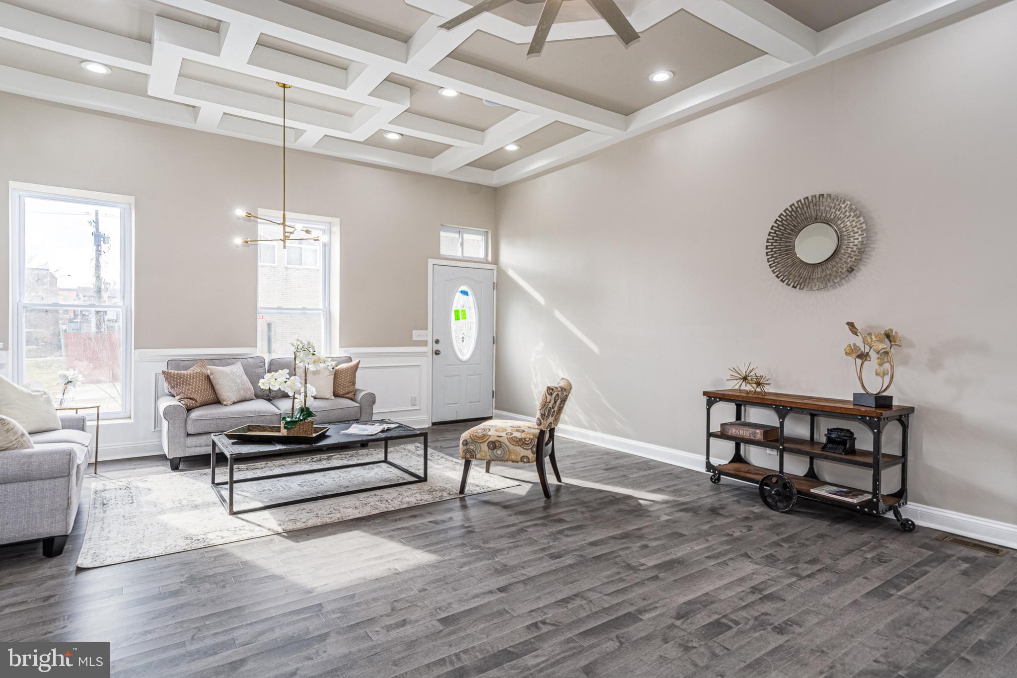 HOLLINS MARKET - Residential