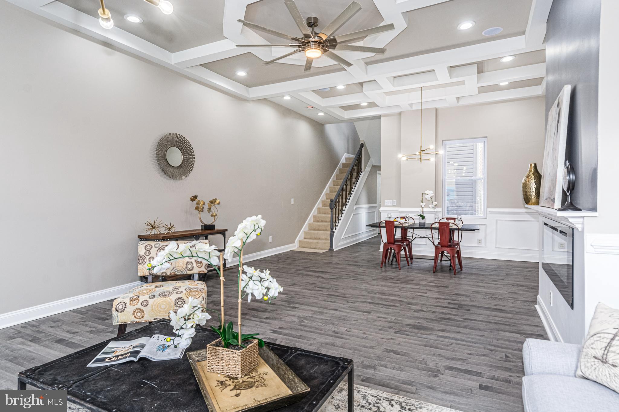 HOLLINS MARKET - Residential