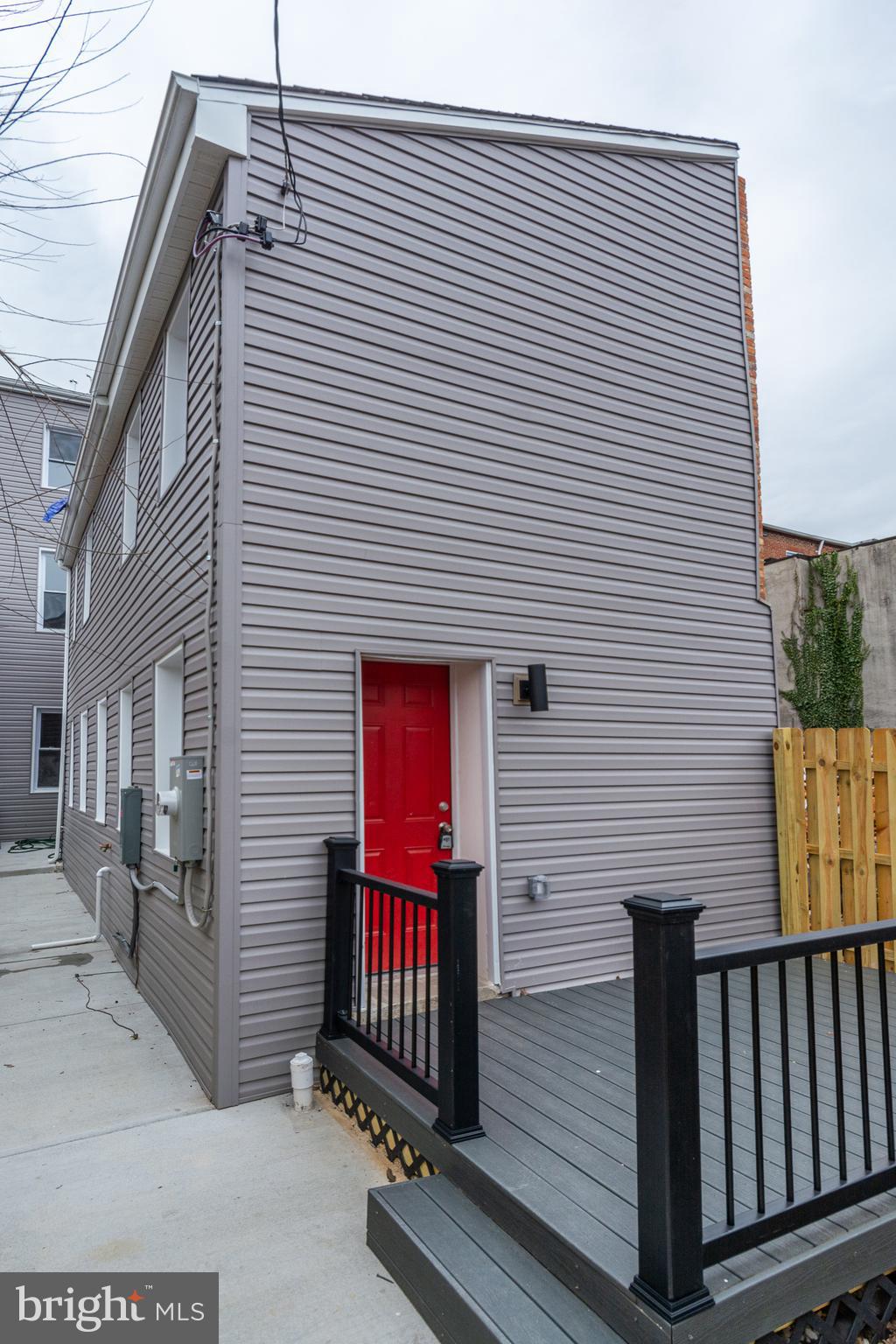 HOLLINS MARKET - Residential