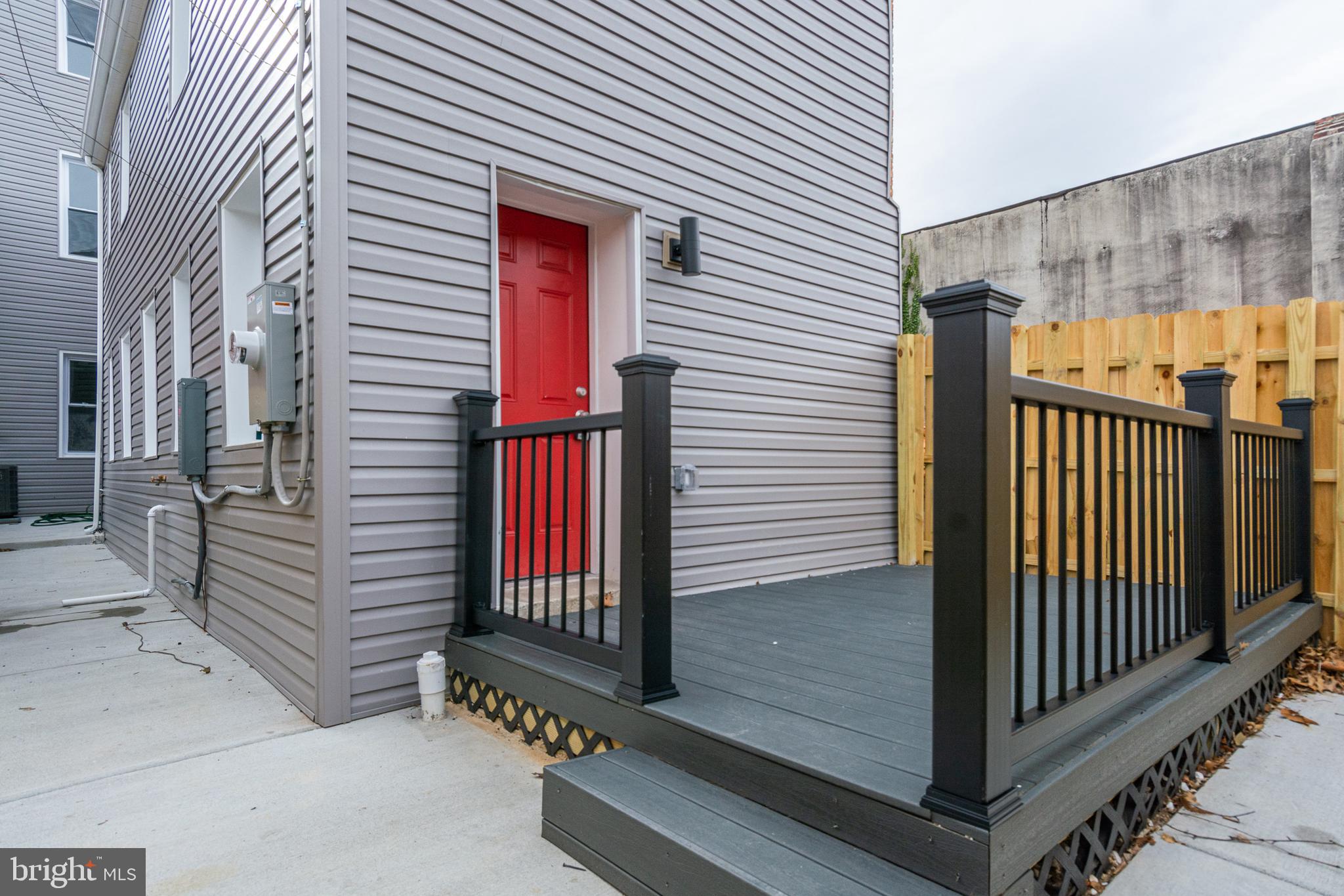 HOLLINS MARKET - Residential