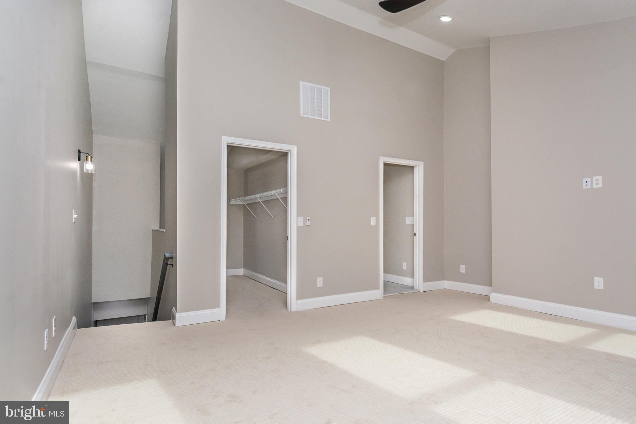 HOLLINS MARKET - Residential