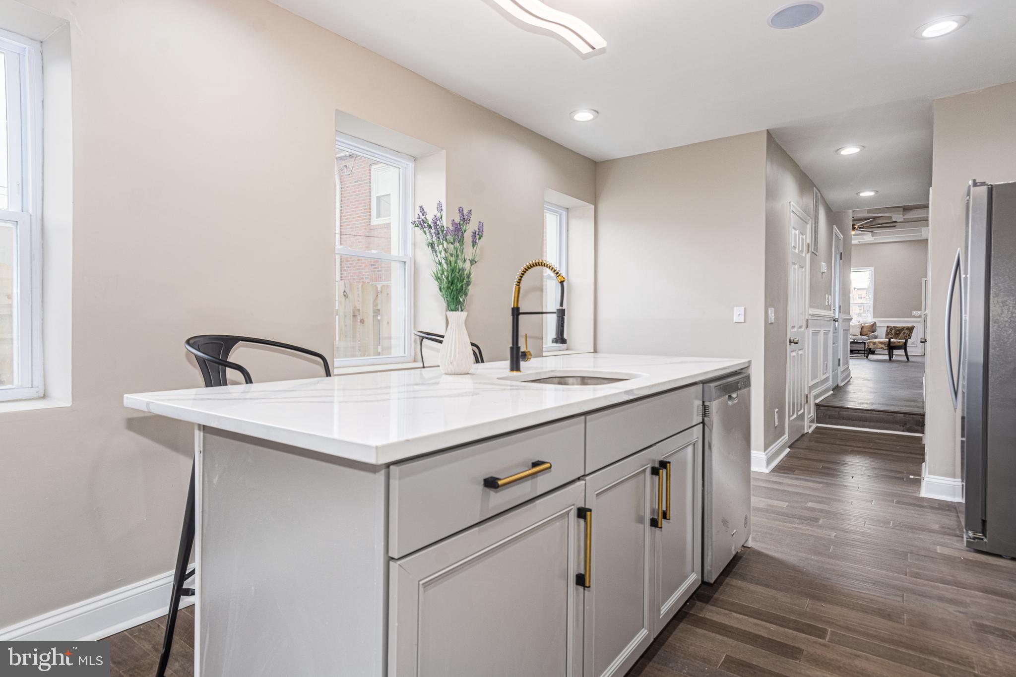 HOLLINS MARKET - Residential