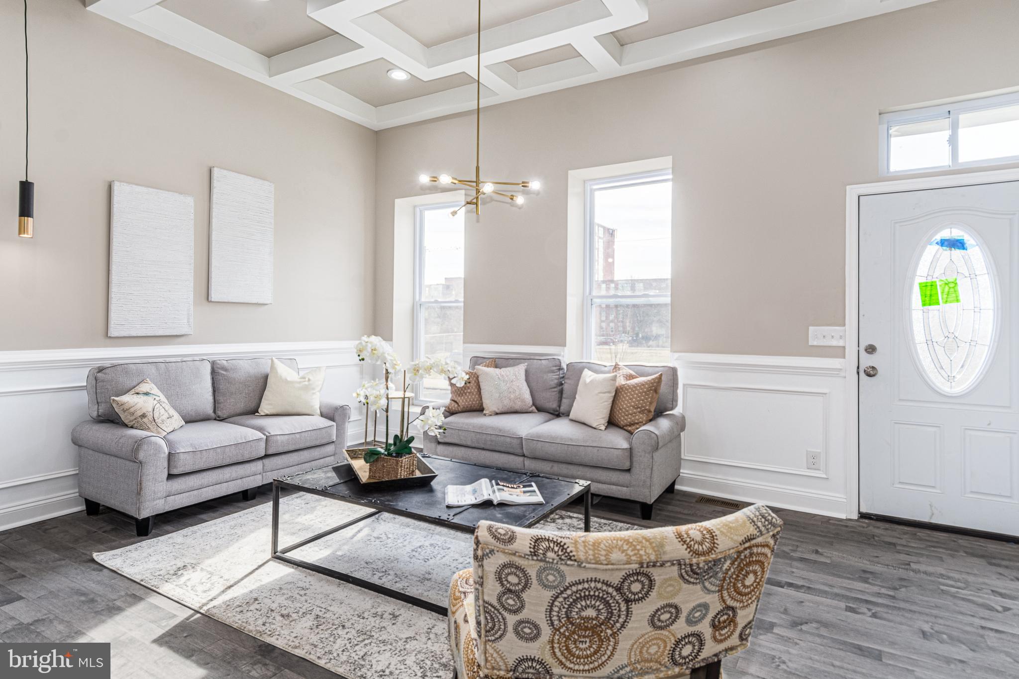 HOLLINS MARKET - Residential