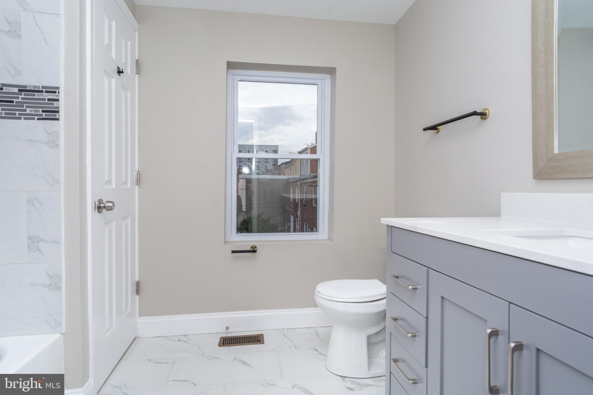 HOLLINS MARKET - Residential