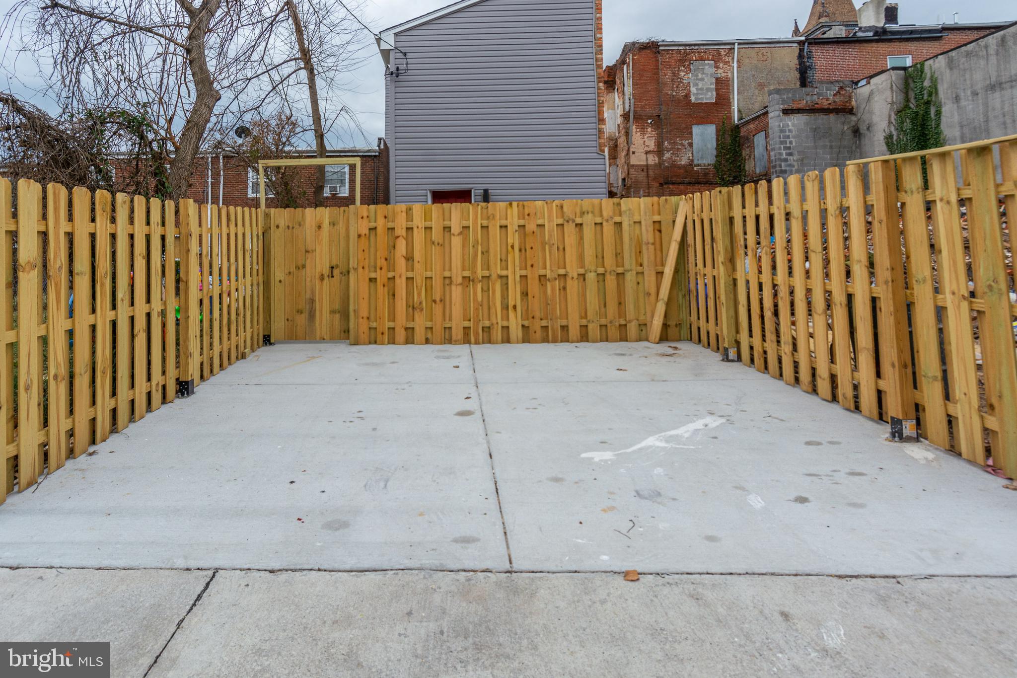 HOLLINS MARKET - Residential